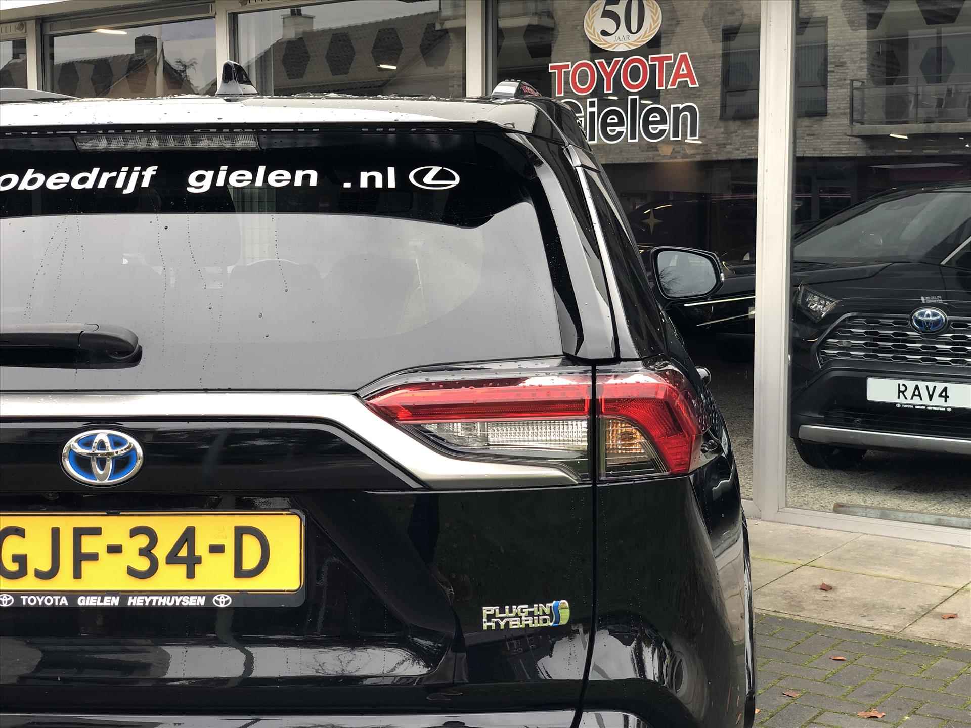 Toyota RAV4 2.5 Plug-in Hybrid AWD Style Black Edition | 19 inch, Head up display, Dodehoekherkenning, Stuurverwarming, Parkeersensoren - 7/36