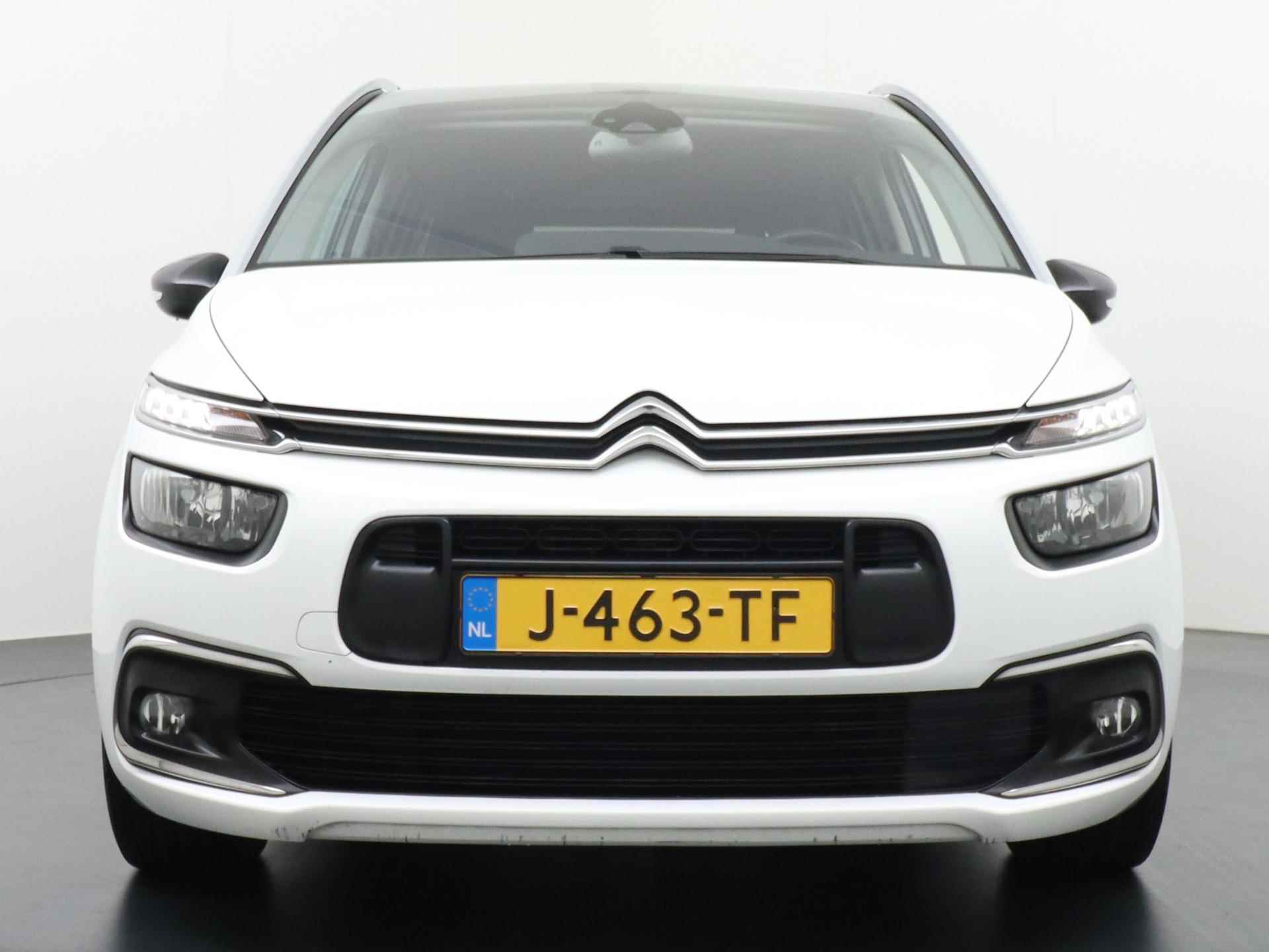 Citroen Grand C4 SpaceTourer C-Series 130 pk Automaat | Navigatie | Achteruitrijcamera | Parkeersensoren Voor en Achter | Verwarmde Voorstoelen met Massagefunctie | Keyless Start | Dodehoek Detectie | Adaptieve Cruise Control | Climate Control | 17" Lichtmetalen Velgen | Apple Carplay/Android Auto | - 5/52