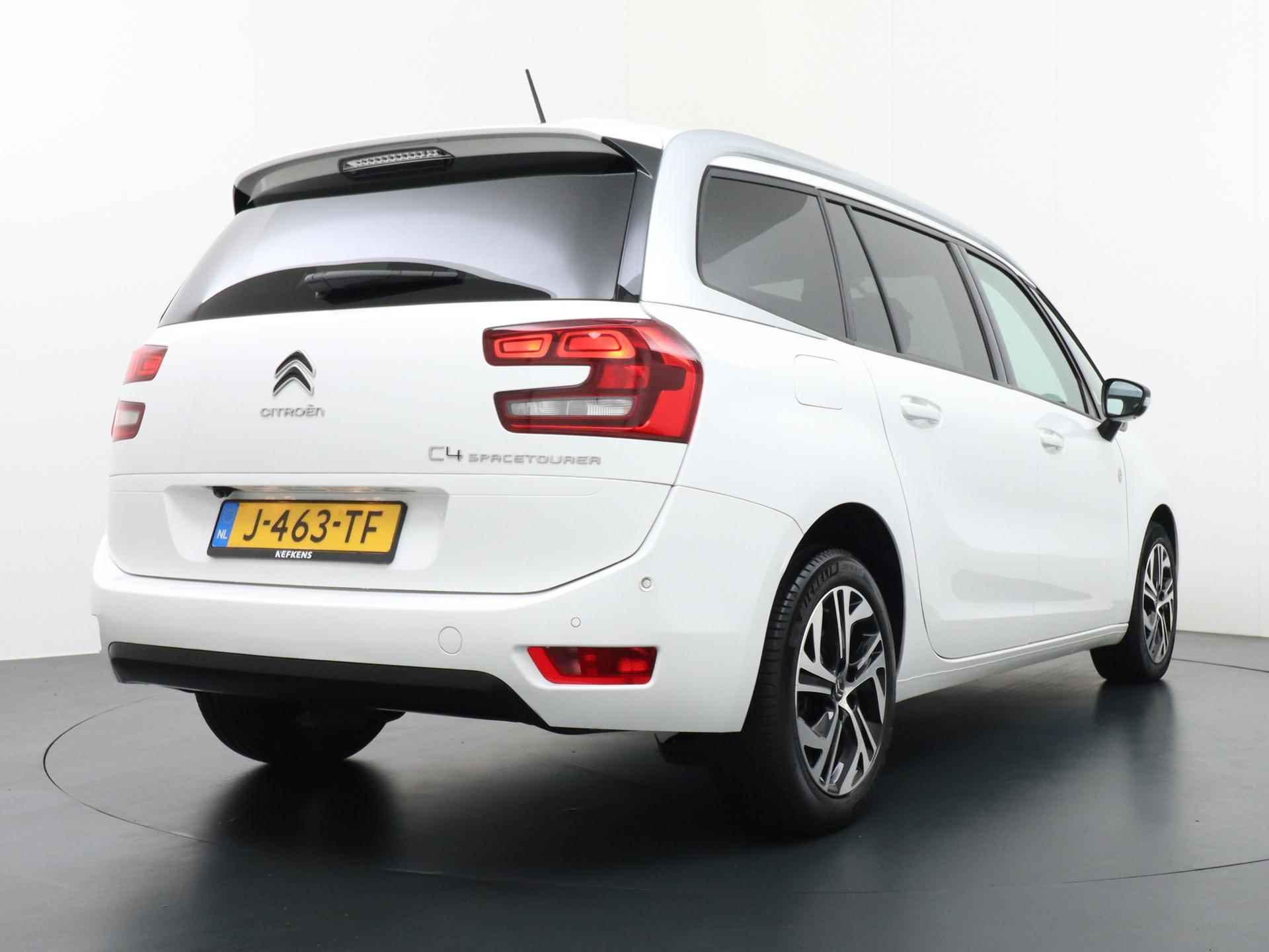 Citroen Grand C4 SpaceTourer C-Series 130 pk Automaat | Navigatie | Achteruitrijcamera | Parkeersensoren Voor en Achter | Verwarmde Voorstoelen met Massagefunctie | Keyless Start | Dodehoek Detectie | Adaptieve Cruise Control | Climate Control | 17" Lichtmetalen Velgen | Apple Carplay/Android Auto | - 9/52