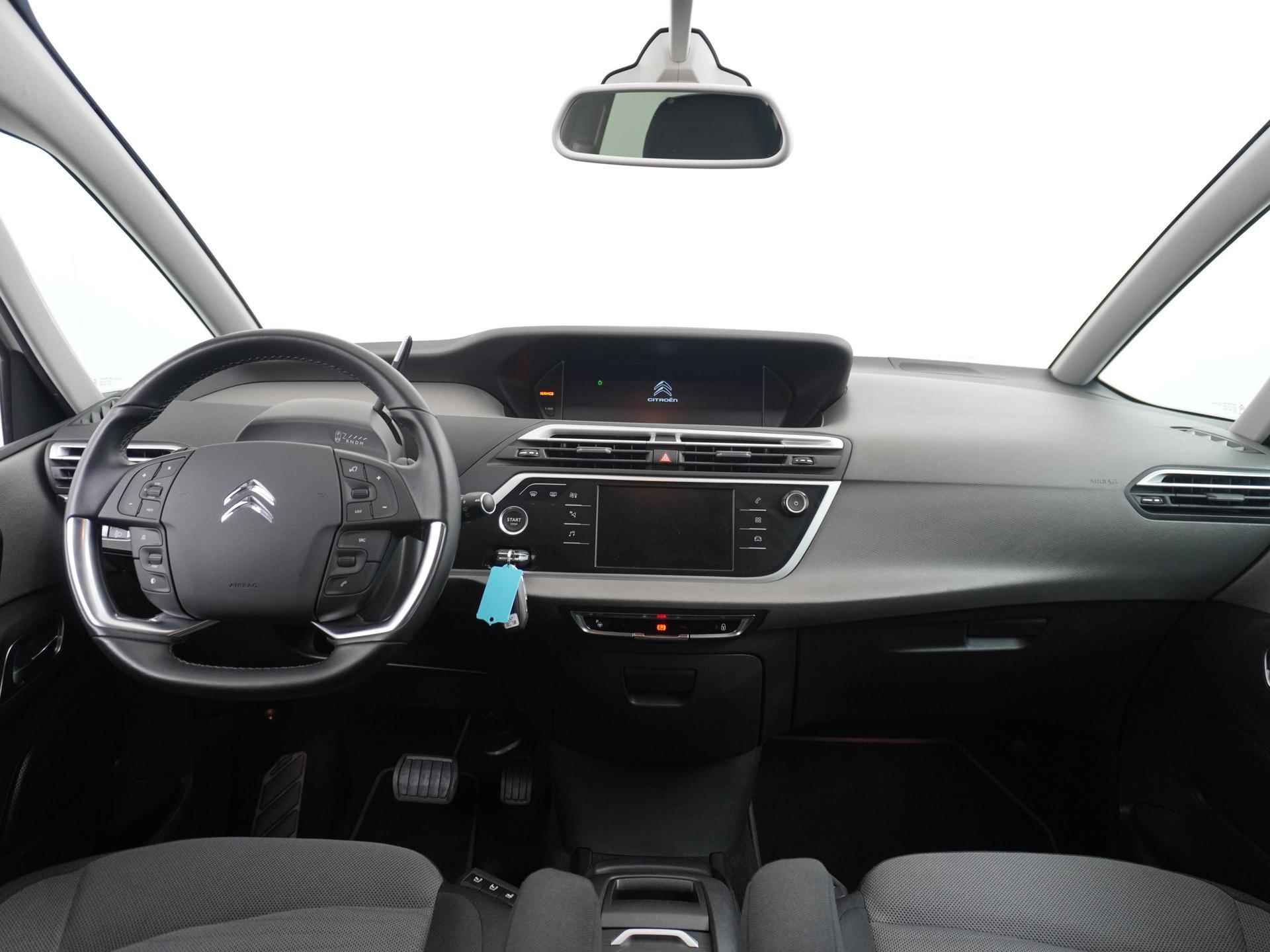 Citroen Grand C4 SpaceTourer C-Series 130 pk Automaat | Navigatie | Achteruitrijcamera | Parkeersensoren Voor en Achter | Verwarmde Voorstoelen met Massagefunctie | Keyless Start | Dodehoek Detectie | Adaptieve Cruise Control | Climate Control | 17" Lichtmetalen Velgen | Apple Carplay/Android Auto | - 24/52