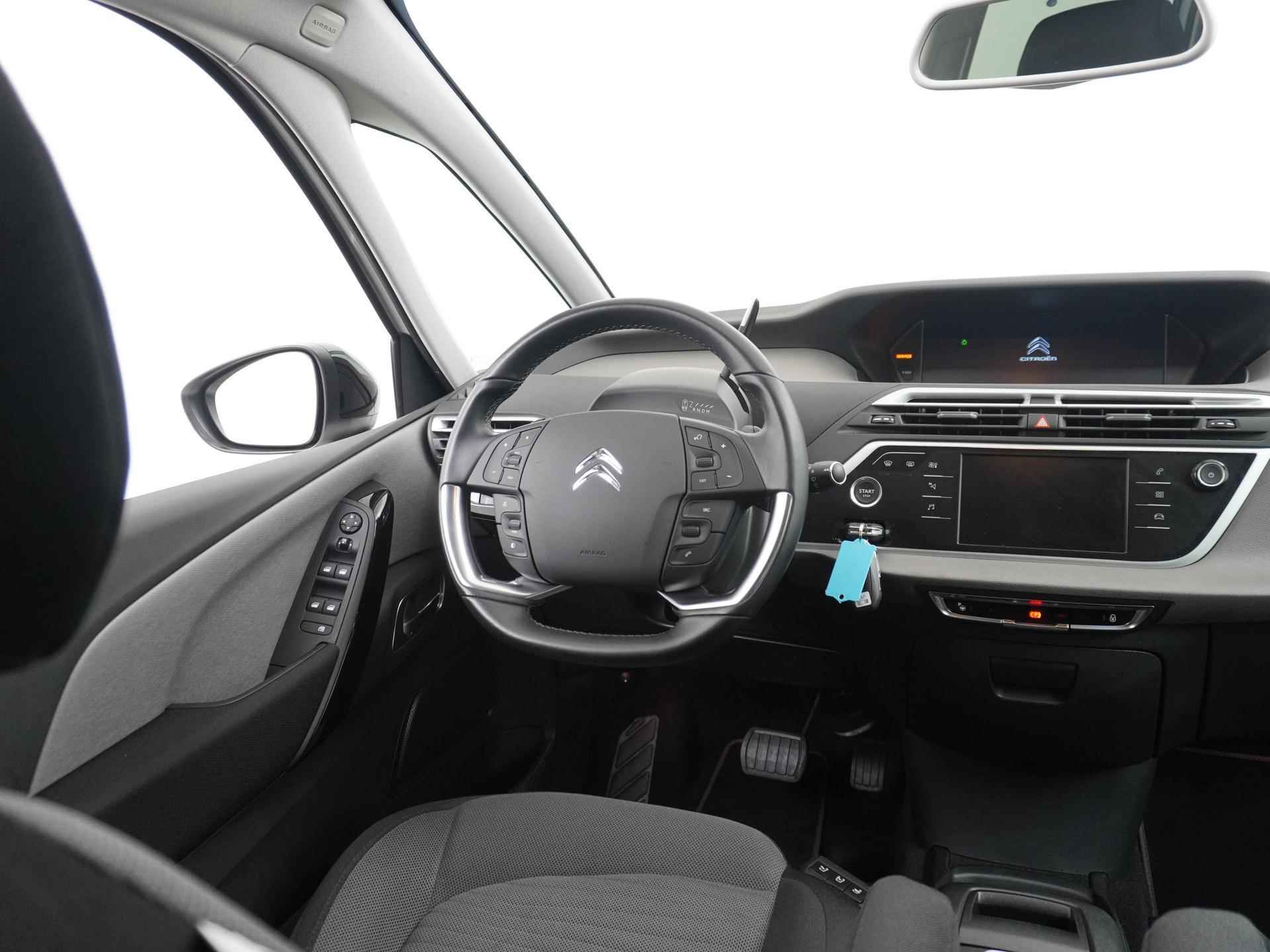 Citroen Grand C4 SpaceTourer C-Series 130 pk Automaat | Navigatie | Achteruitrijcamera | Parkeersensoren Voor en Achter | Verwarmde Voorstoelen met Massagefunctie | Keyless Start | Dodehoek Detectie | Adaptieve Cruise Control | Climate Control | 17" Lichtmetalen Velgen | Apple Carplay/Android Auto | - 25/52