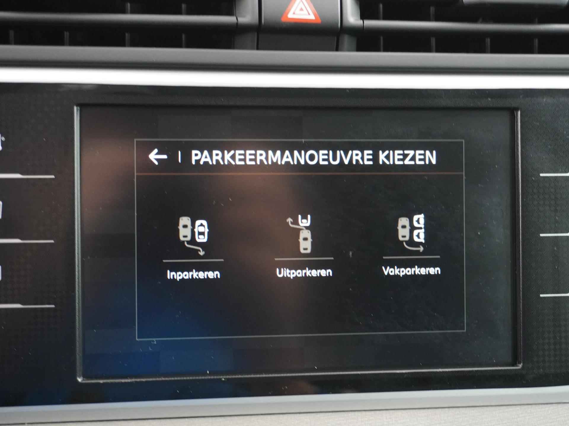 Citroen Grand C4 SpaceTourer C-Series 130 pk Automaat | Navigatie | Achteruitrijcamera | Parkeersensoren Voor en Achter | Verwarmde Voorstoelen met Massagefunctie | Keyless Start | Dodehoek Detectie | Adaptieve Cruise Control | Climate Control | 17" Lichtmetalen Velgen | Apple Carplay/Android Auto | - 42/52