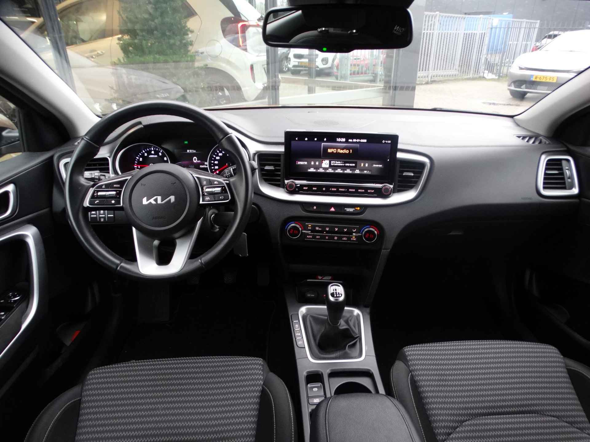 Kia Ceed Sportswagon 1.0 T-GDi 120PK DynamicLine | Navigatie | Camera | Climate control | Lane Assist | Cruise Control | Carplay | PDC | LMV 16 inch - 14/28