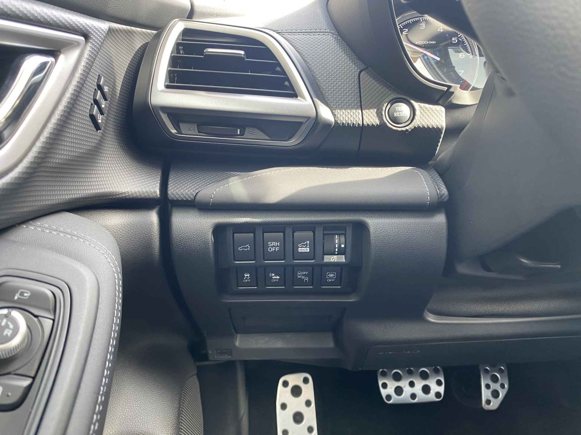 Subaru Forester 2.0i e-BOXER Premium AWD AUT. | navigatie | panoramadak | leder interieur | camera | 7768 KM - 41/42