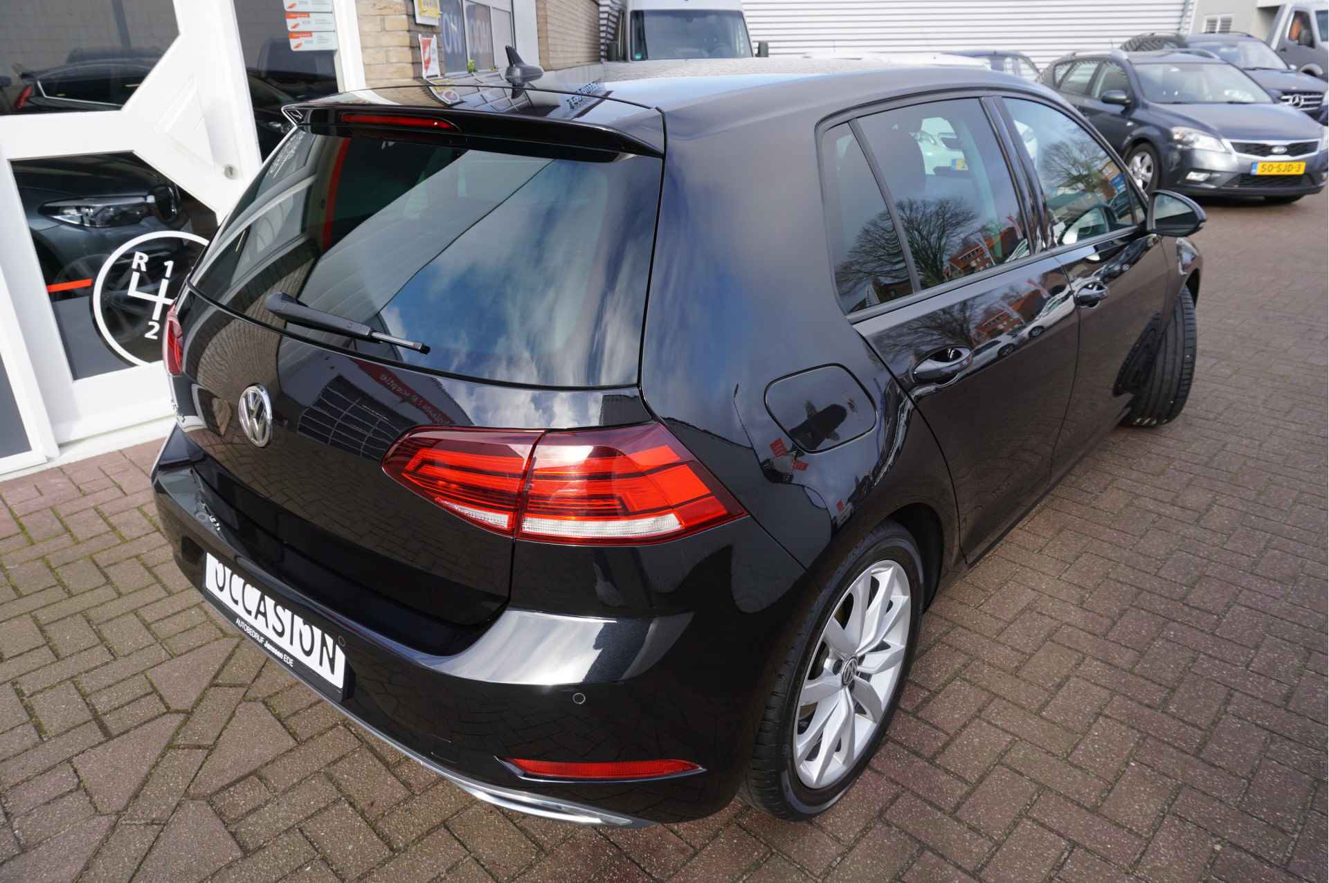 Volkswagen Golf 1.5 TSI Highline Automaat - 3/22