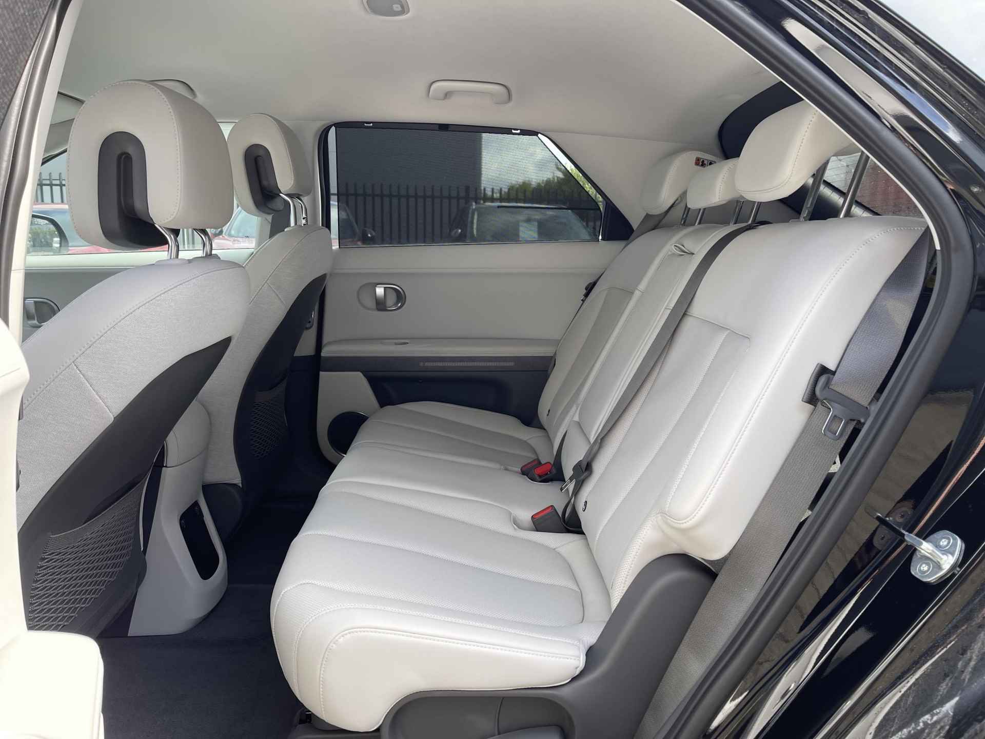 Hyundai IONIQ 5 77 kWh Connect+ Light Grey Interior | MEGA VOORRAAD VOORDEEL | - 12/26