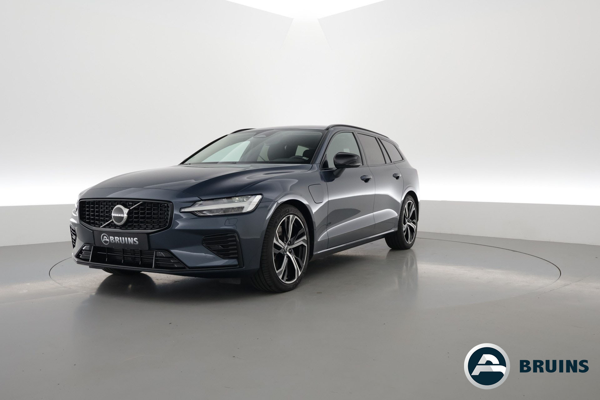 Volvo V60 2.0 T6 Plug-in hybrid AWD Plus Dark | Leer | ACC | Blis | H&K Audio | 4x stoel + stuurverw. | 19'' |