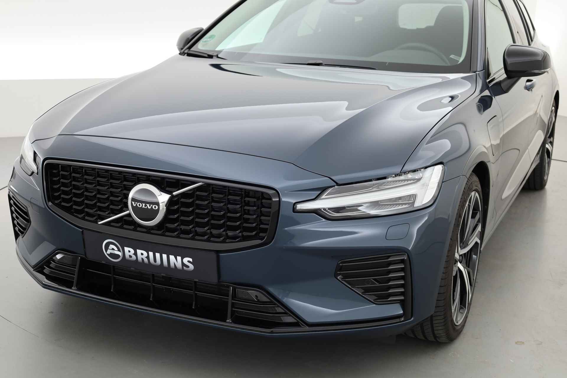 Volvo V60 2.0 T6 Plug-in hybrid AWD Plus Dark | Leer | ACC | Blis | H&K Audio | 4x stoel + stuurverw. | 19'' | - 23/29