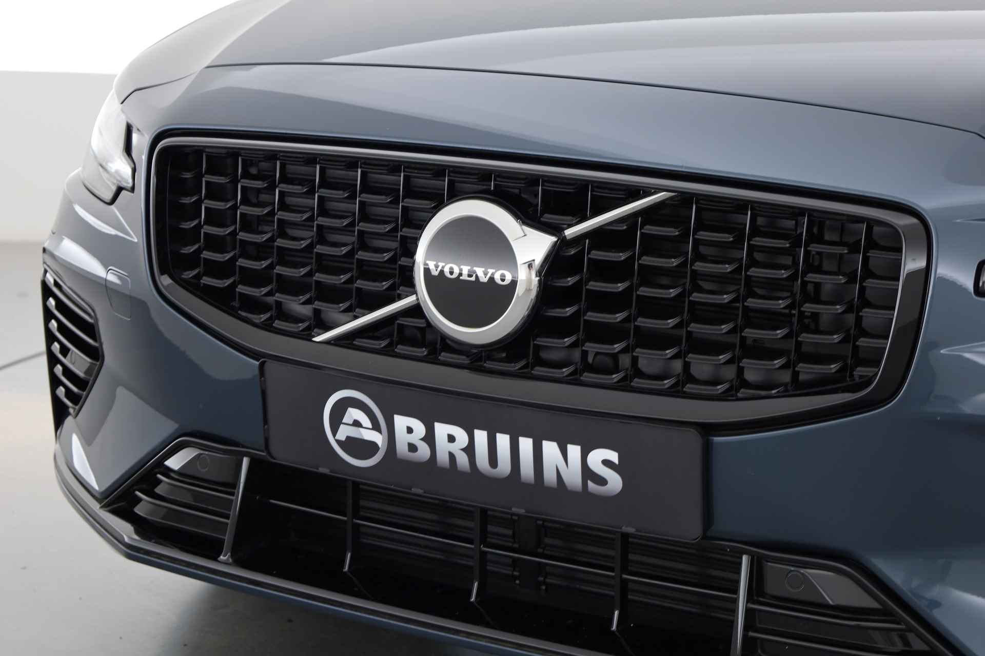 Volvo V60 2.0 T6 Plug-in hybrid AWD Plus Dark | Leer | ACC | Blis | H&K Audio | 4x stoel + stuurverw. | 19'' | - 24/29