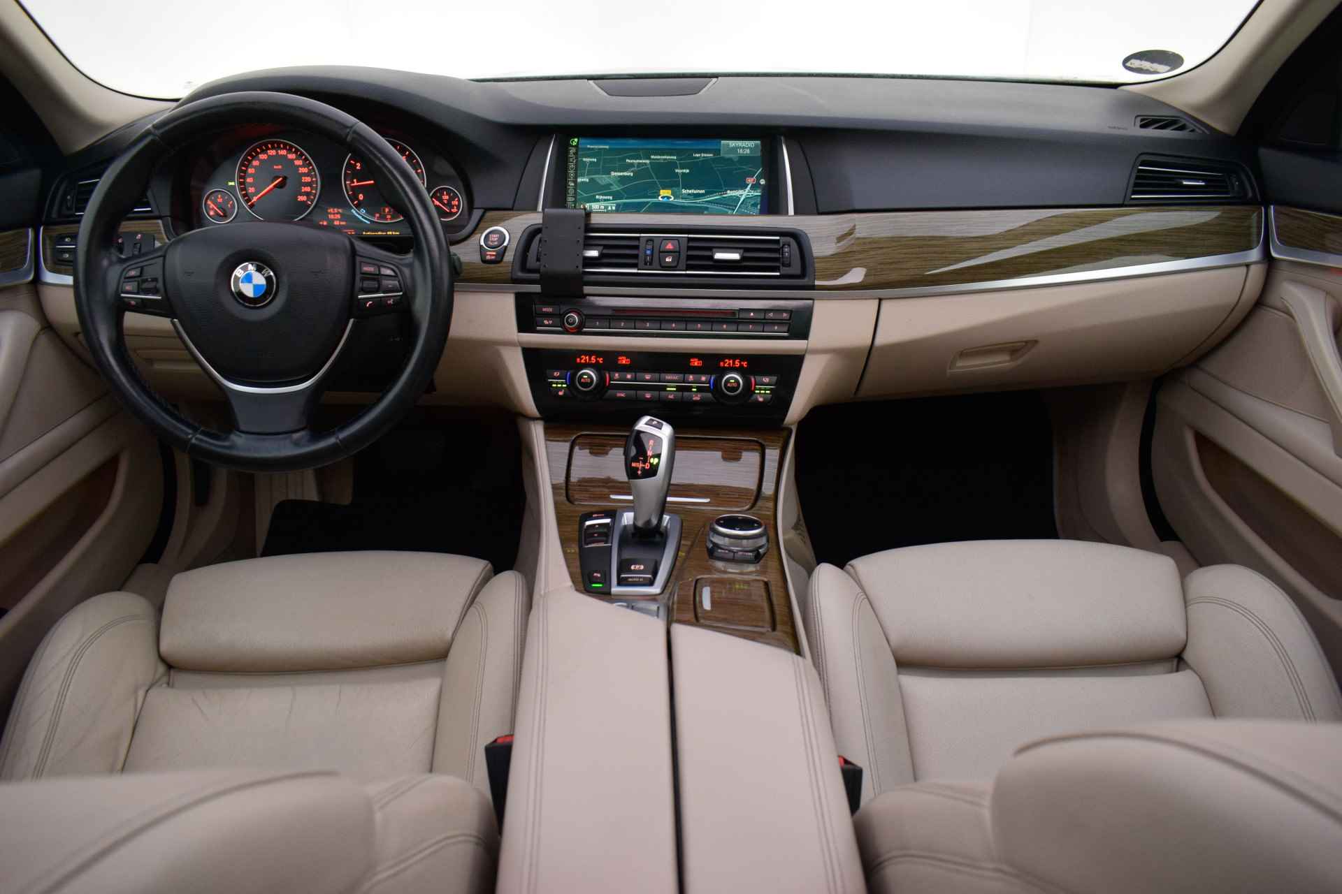 BMW 5 Serie Touring 520iA High Executive PANO/XENON/NAVI PROF/LEDER/STOELVERW./PDC V+A/LMV - 18/28