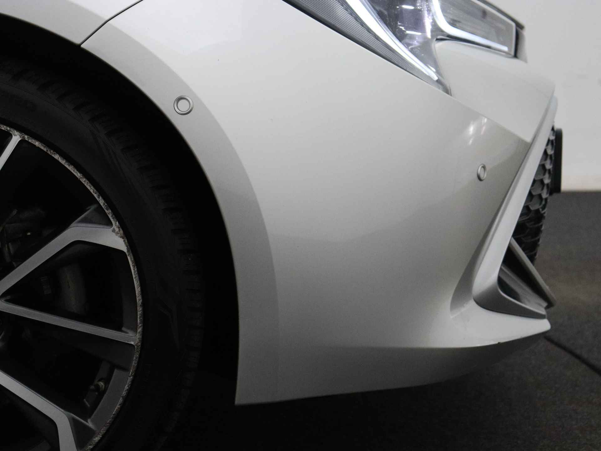 Toyota Corolla Touring Sports 2.0 Hybrid Executive | Trekhaak | JBL | - 46/48
