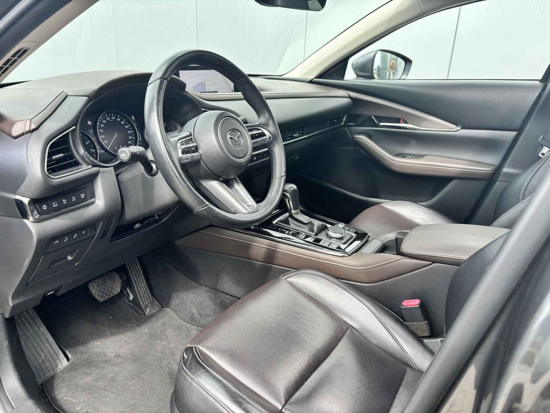Mazda CX-30 2.0 e-SkyActiv-X M Hybrid Luxury / Navigatie / Schuif-Kantel Dak / Stoelverwarming / Adaptieve Cruise Control / Electronic Climate Control / - 16/32