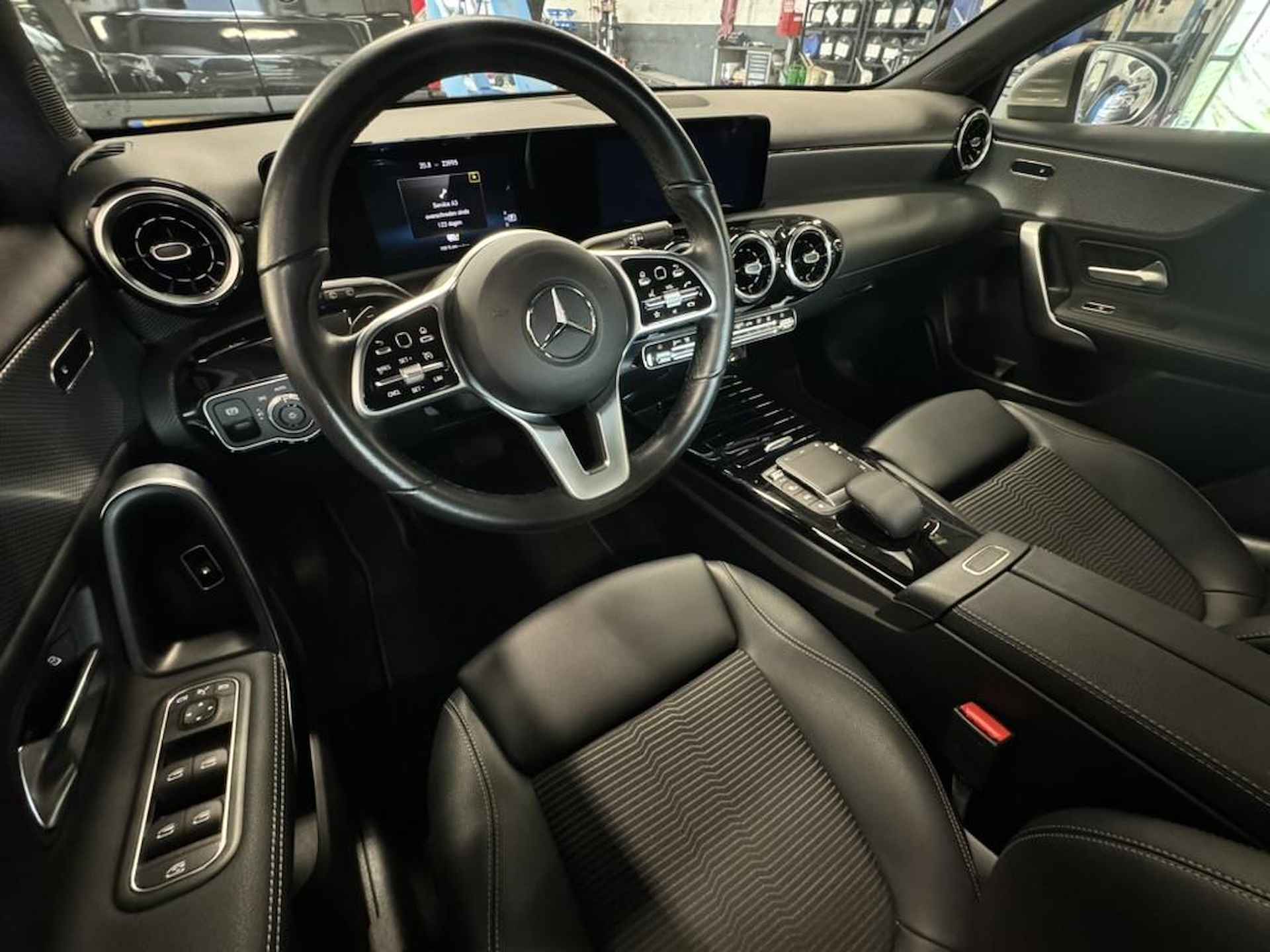 Mercedes-Benz A-klasse 250 e Premium I INCL. € 850,00 AFL.KOSTEN + BOVAG GARANTIE - 13/42