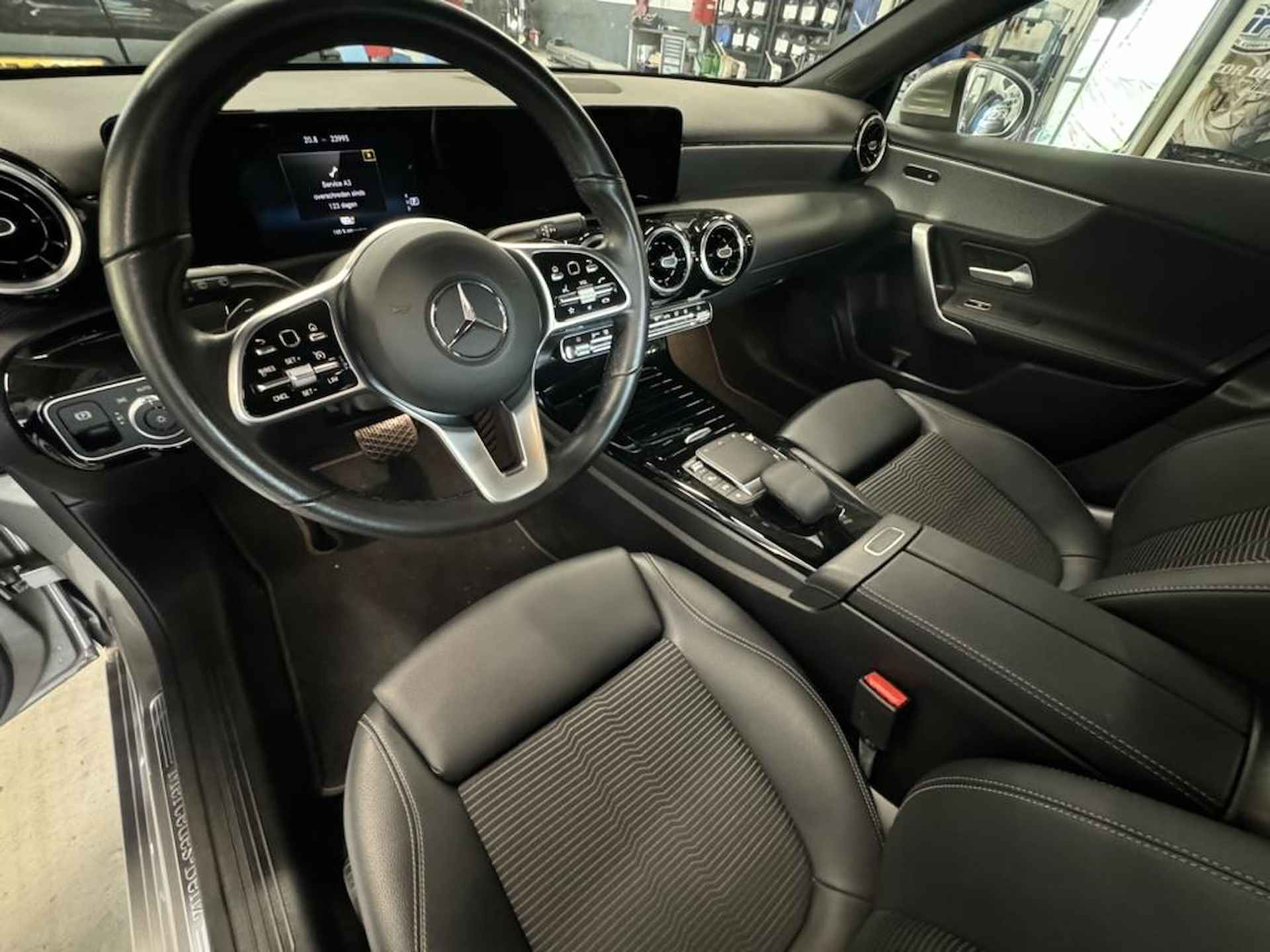 Mercedes-Benz A-klasse 250 e Premium I INCL. € 850,00 AFL.KOSTEN + BOVAG GARANTIE - 35/42