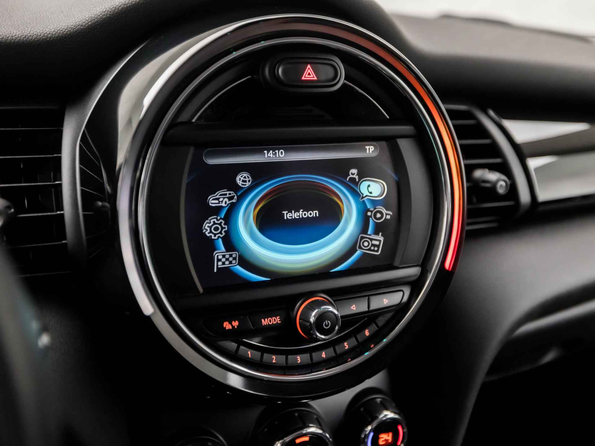 MINI Mini 1.2 Cooper (NAVIGATIE, NAP, KEYLESS START, BLUETOOTH, CRUISE, CLIMATE, ELEK PAKKET, ARMSTEUN, SPORTSTOELEN, LM VELGEN, NIEUWE APK, NIEUWSTAAT) - 23/34