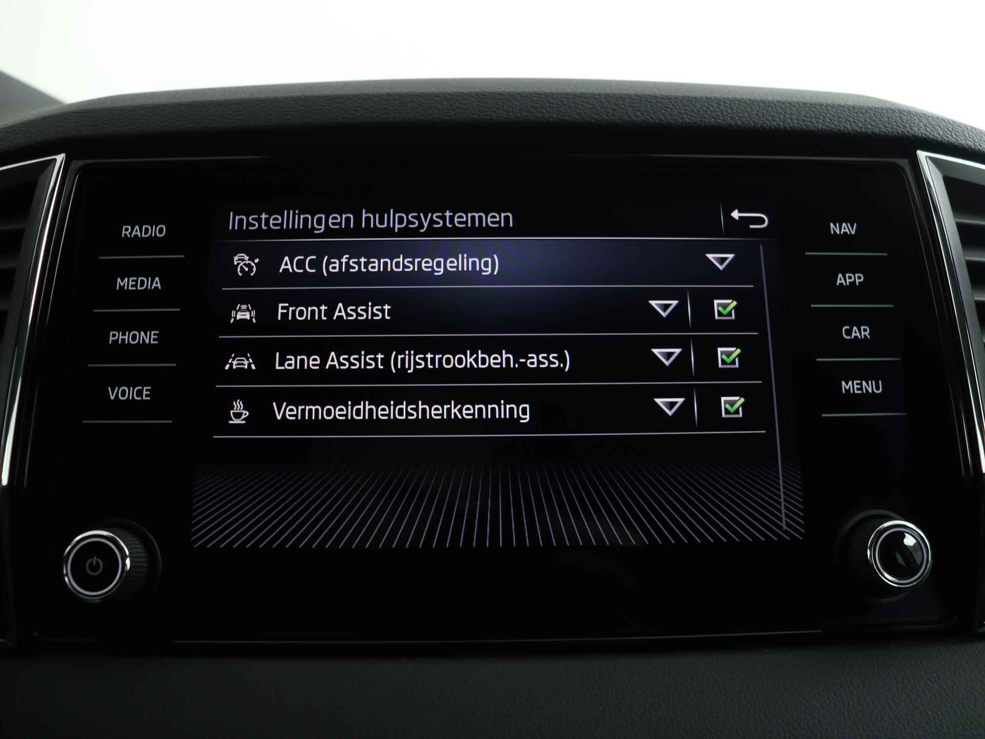 Skoda Karoq 1.5 TSI ACT 150 PK DSG Business Edition | Apple CarPlay | Camera | Adaptive Cruise | LED | 16" | - 37/45