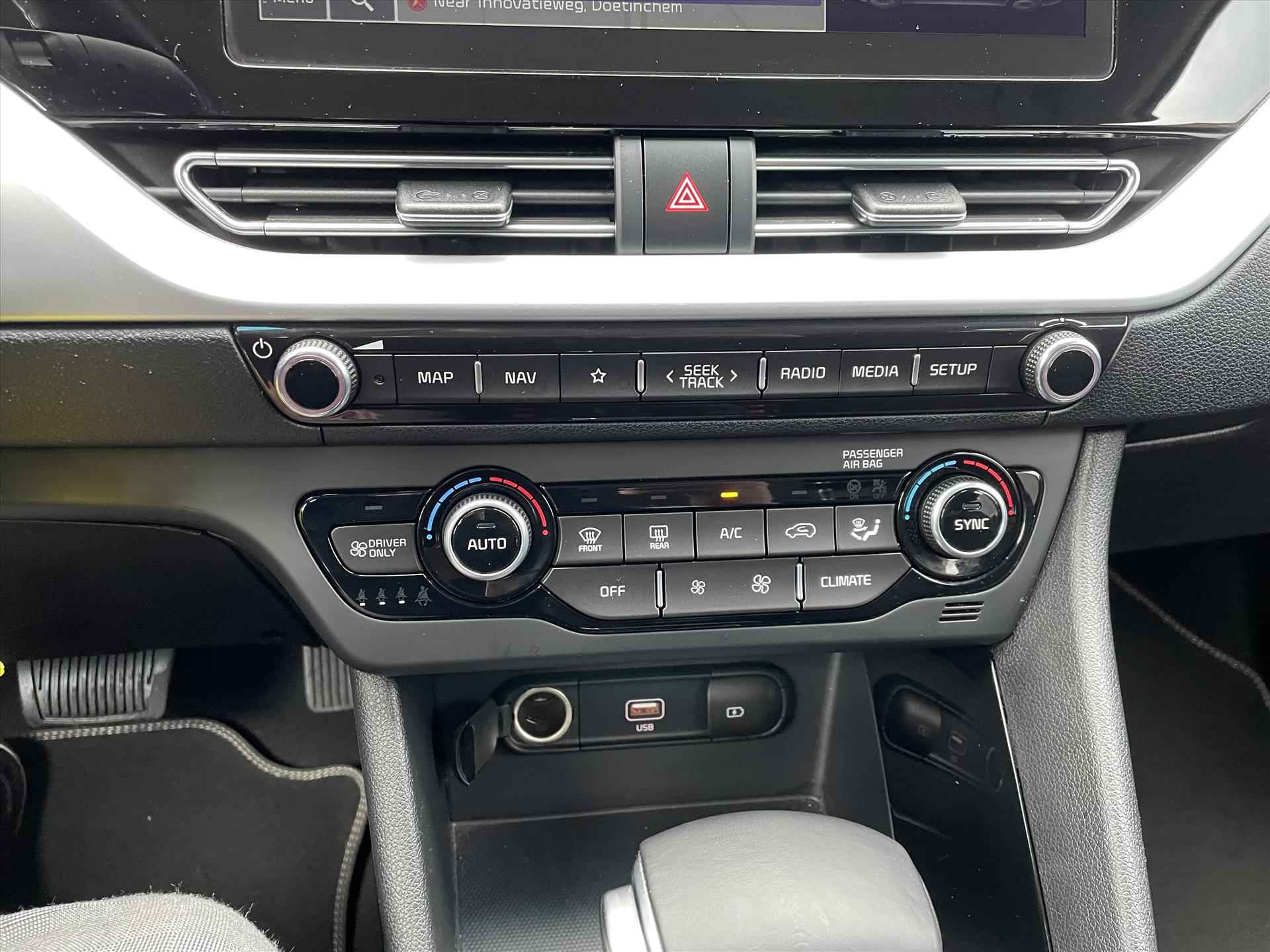 KIA Niro 1.6 GDi Hybrid 141pk DCT6 DynamicLine | Navigatie | Climate Control | Camera | Trekhaak | Apple Carplay | - 25/34