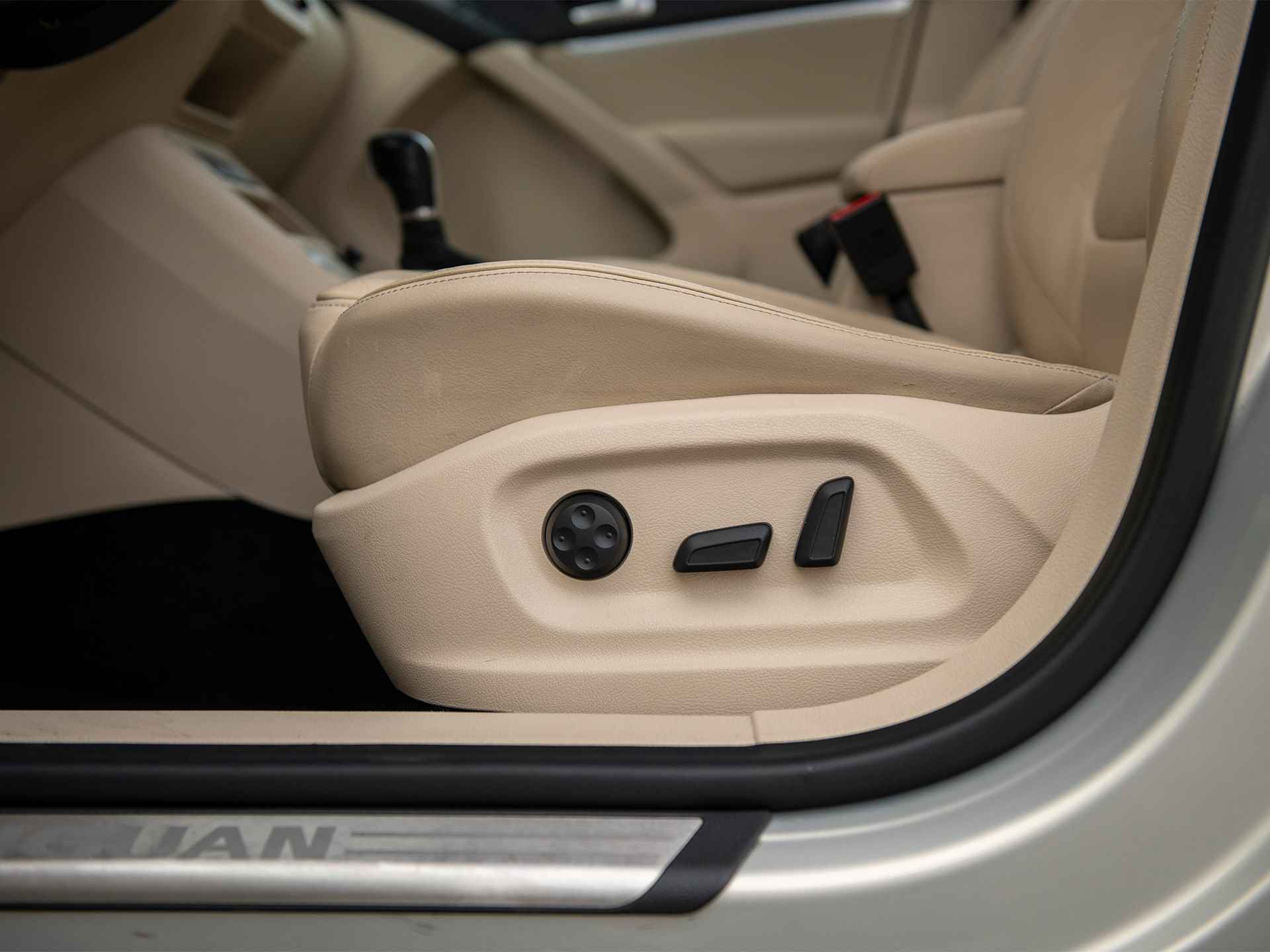 Volkswagen Tiguan 2.0TSi 180pk DSG R-Line Sport&Style 4Motion | Pano | Leer | Elektr.best.stoel Memory | Adaptief onderstel | Xenon | Keyless entry/start | Parkeersensor voor en achter - 7/42