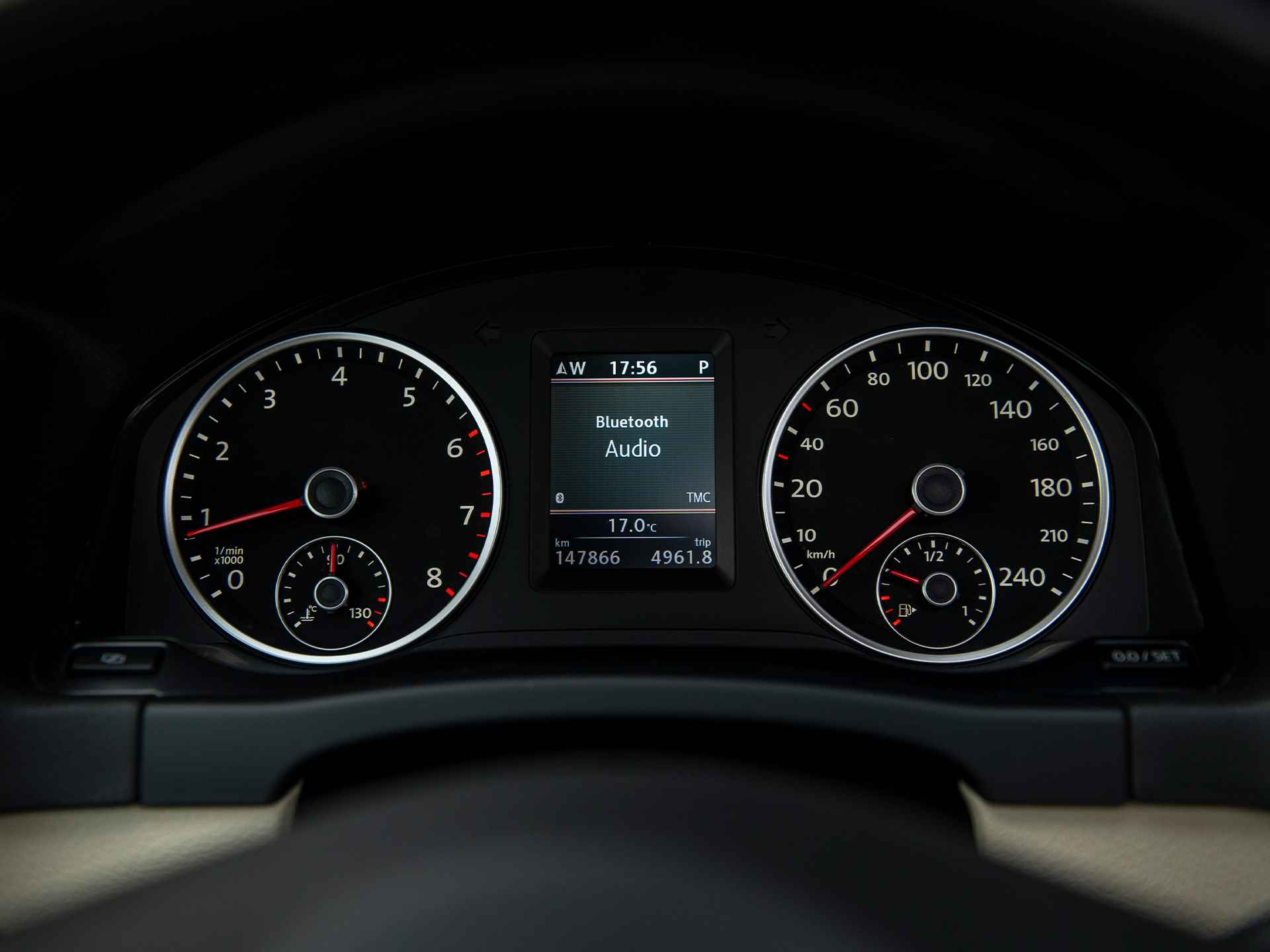 Volkswagen Tiguan 2.0TSi 180pk DSG R-Line Sport&Style 4Motion | Pano | Leer | Elektr.best.stoel Memory | Adaptief onderstel | Xenon | Keyless entry/start | Parkeersensor voor en achter - 12/42