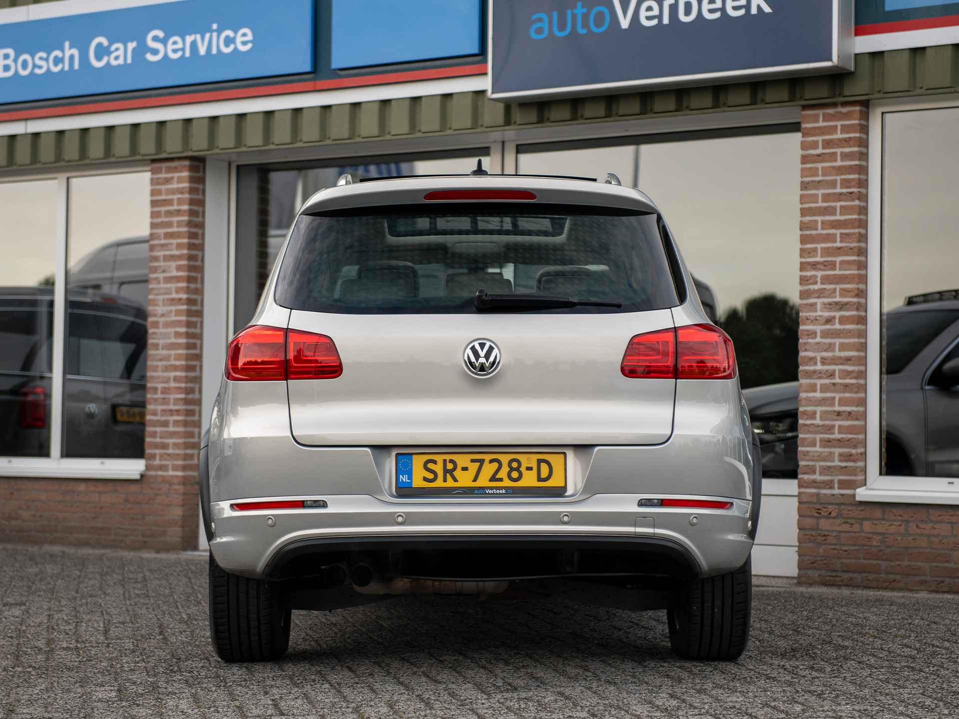 Volkswagen Tiguan 2.0TSi 180pk DSG R-Line Sport&Style 4Motion | Pano | Leer | Elektr.best.stoel Memory | Adaptief onderstel | Xenon | Keyless entry/start | Parkeersensor voor en achter - 15/42