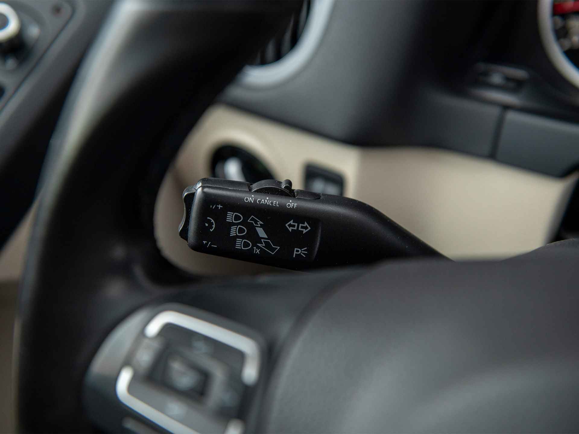 Volkswagen Tiguan 2.0TSi 180pk DSG R-Line Sport&Style 4Motion | Pano | Leer | Elektr.best.stoel Memory | Adaptief onderstel | Xenon | Keyless entry/start | Parkeersensor voor en achter - 26/42