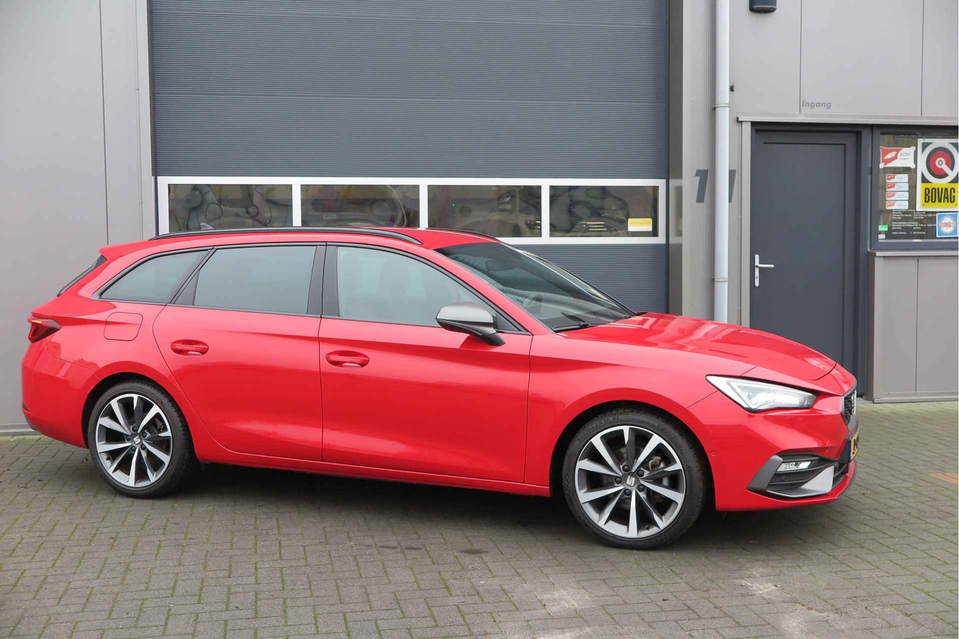 SEAT Leon Sportstourer 1.5 eTSI FR 150pk/ 110kW mild hybride DSG Launch Edition Led , Navi, Adaptive cruise, Virtual cockpit , Sportstoelen, LMV. DAB+ , Inparkeerhulp etc. - 9/76