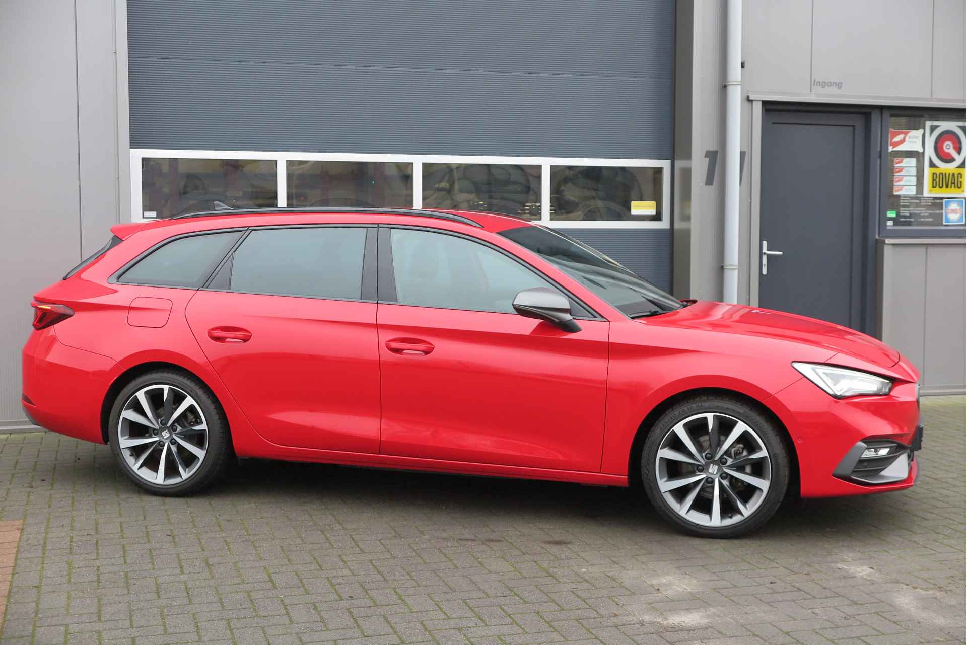 SEAT Leon Sportstourer 1.5 eTSI FR 150pk/ 110kW mild hybride DSG Launch Edition Led , Navi, Adaptive cruise, Virtual cockpit , Sportstoelen, LMV. DAB+ , Inparkeerhulp etc. - 12/76