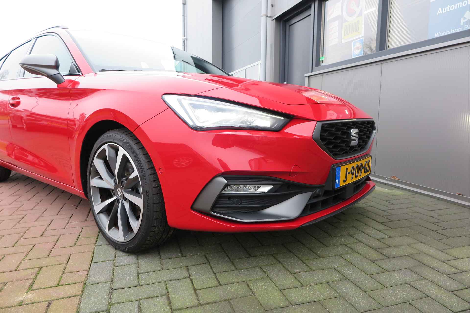 SEAT Leon Sportstourer 1.5 eTSI FR 150pk/ 110kW mild hybride DSG Launch Edition Led , Navi, Adaptive cruise, Virtual cockpit , Sportstoelen, LMV. DAB+ , Inparkeerhulp etc. - 73/76