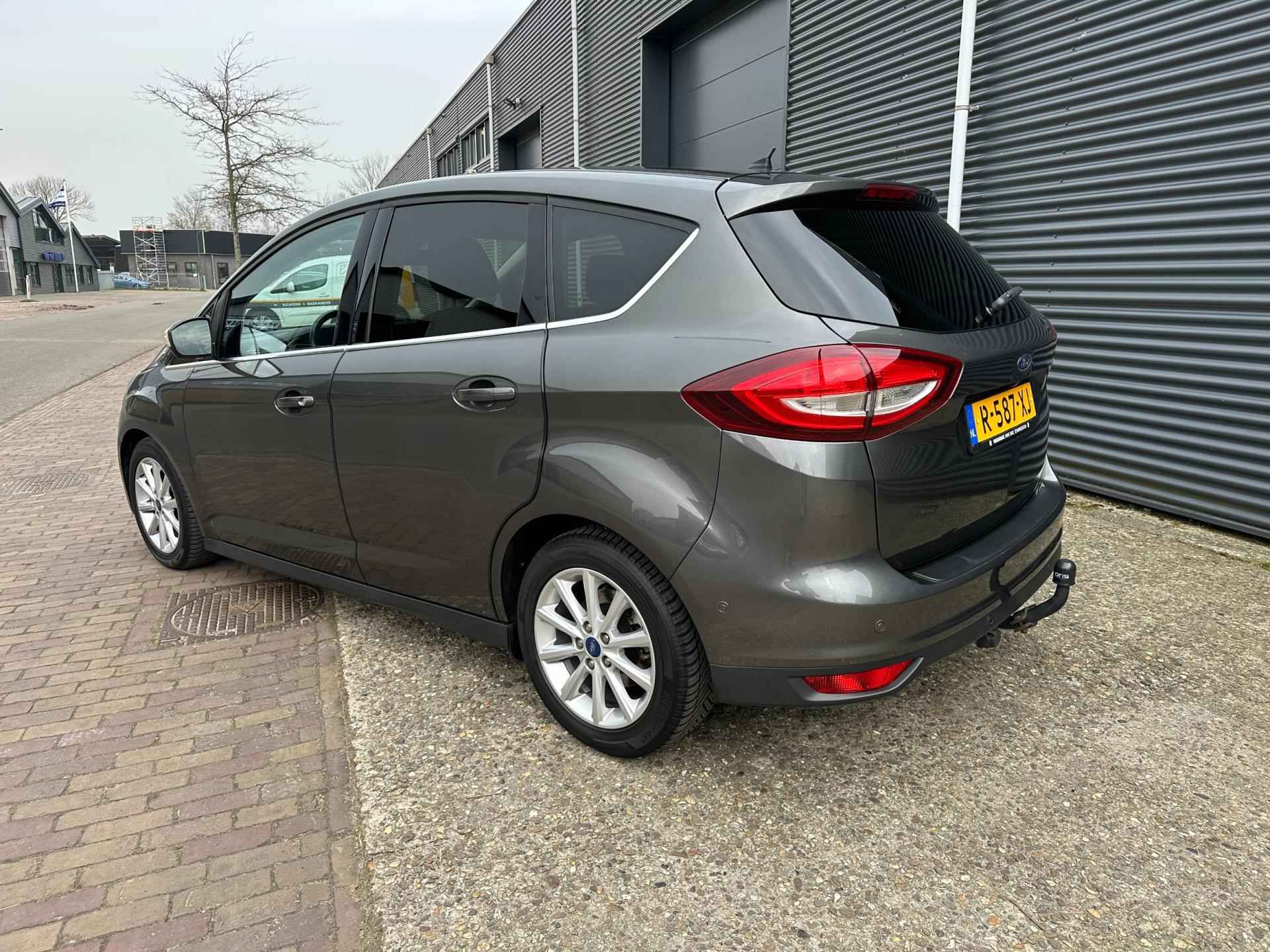 Ford C-Max 1.0 Titanium - 6/35