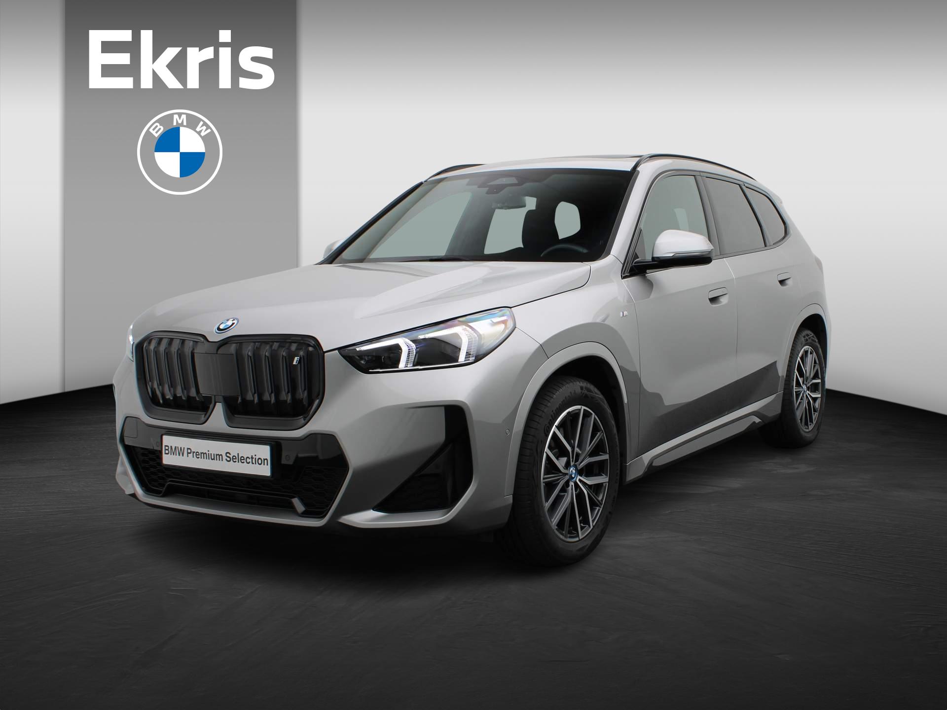 BMW iX1 xDrive30 M Sportpakket | Premium Pack | Travel Pack | Stuurwielrand Verwarmd | Trekhaak | Driving Assistant Plus | DAB | 18''