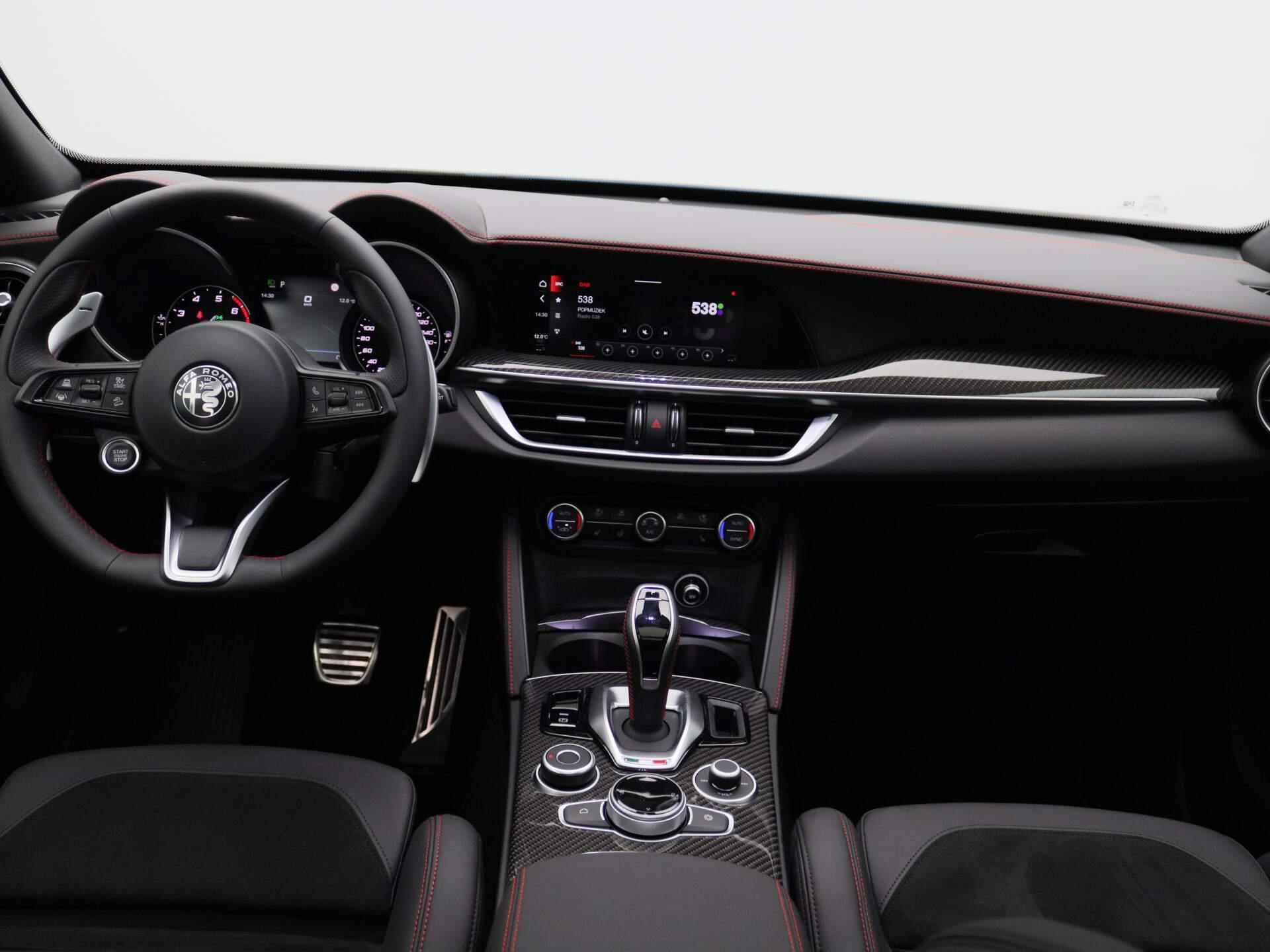 Alfa Romeo Stelvio 2.0 T AWD Estrema 280pk | FULL OPTIONS | Panoramadak | QV interieur |Carbon Pack | Q4 | - 4/26