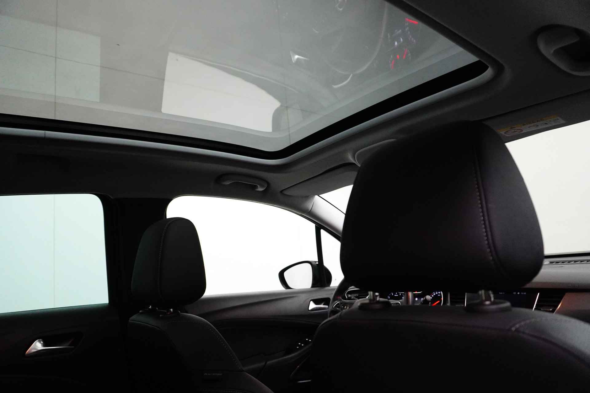 Opel Crossland 1.2 Turbo Ultimate 130pk Automaat | Stuur/Stoelverwarming | Panoramadak | HeadUp-Display | Navigatie | Comfortstoelen | Achterui - 10/30