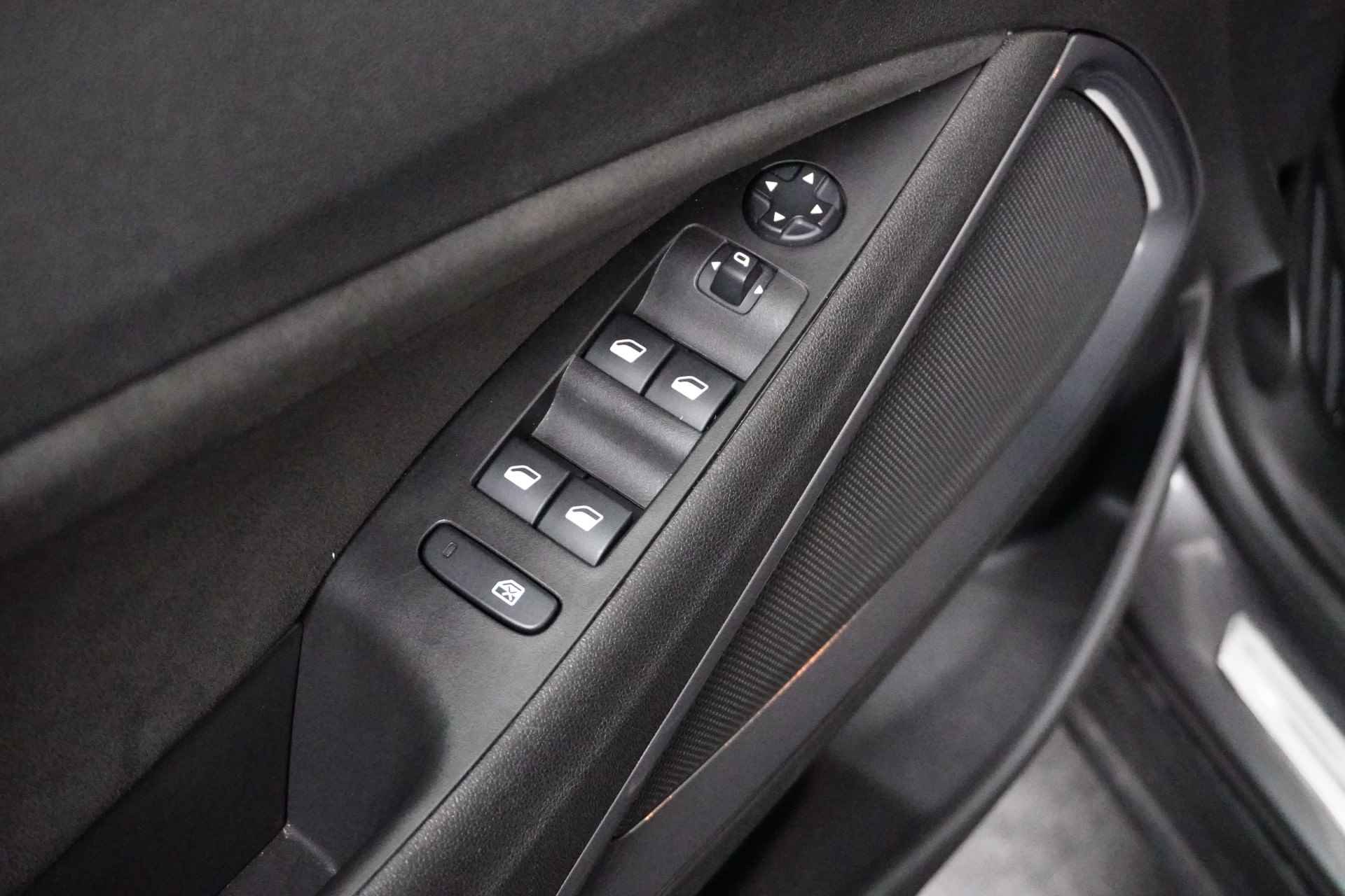 Opel Crossland 1.2 Turbo Ultimate 130pk Automaat | Stuur/Stoelverwarming | Panoramadak | HeadUp-Display | Navigatie | Comfortstoelen | Achterui - 17/30