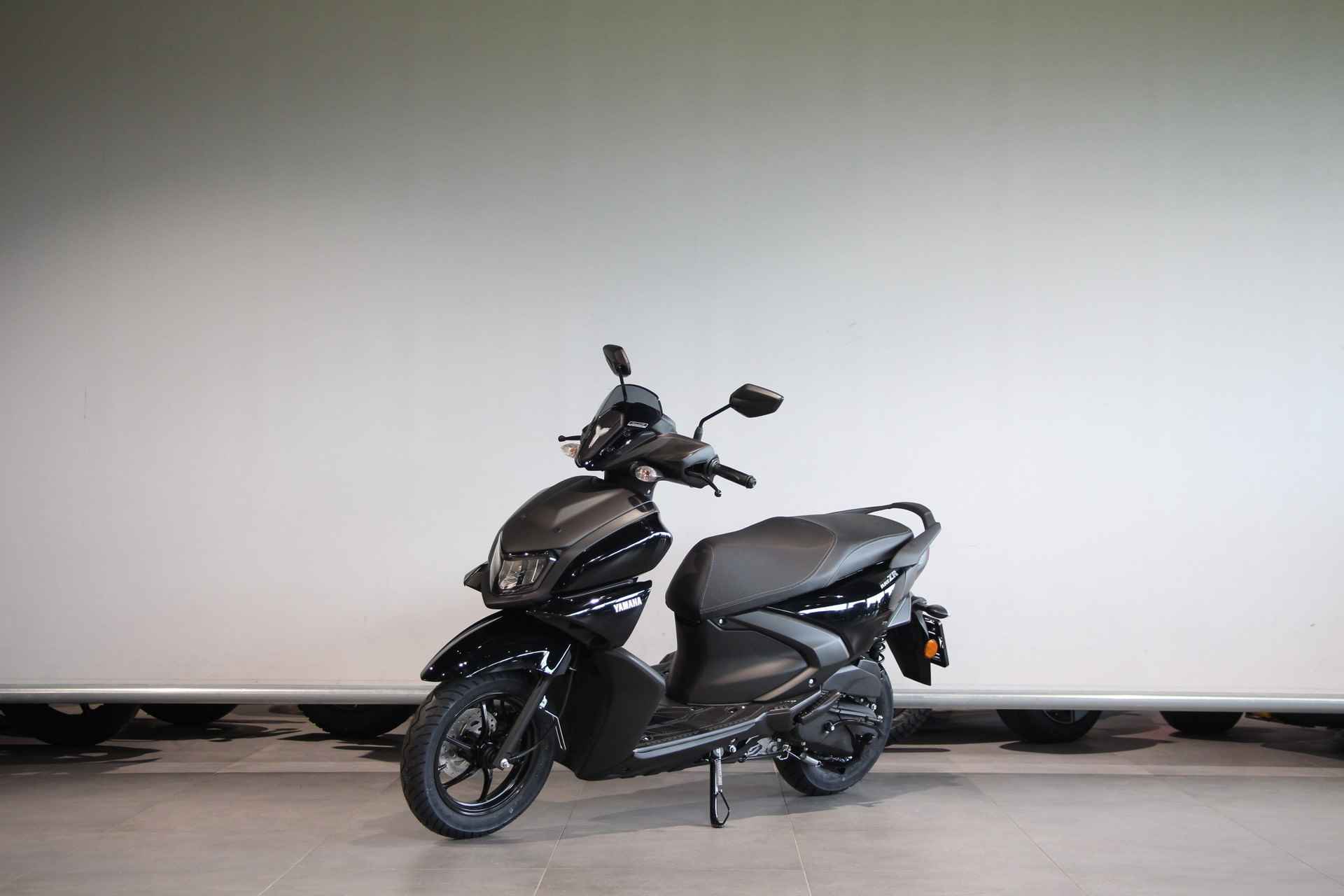 Yamaha RAYZR - 4/12