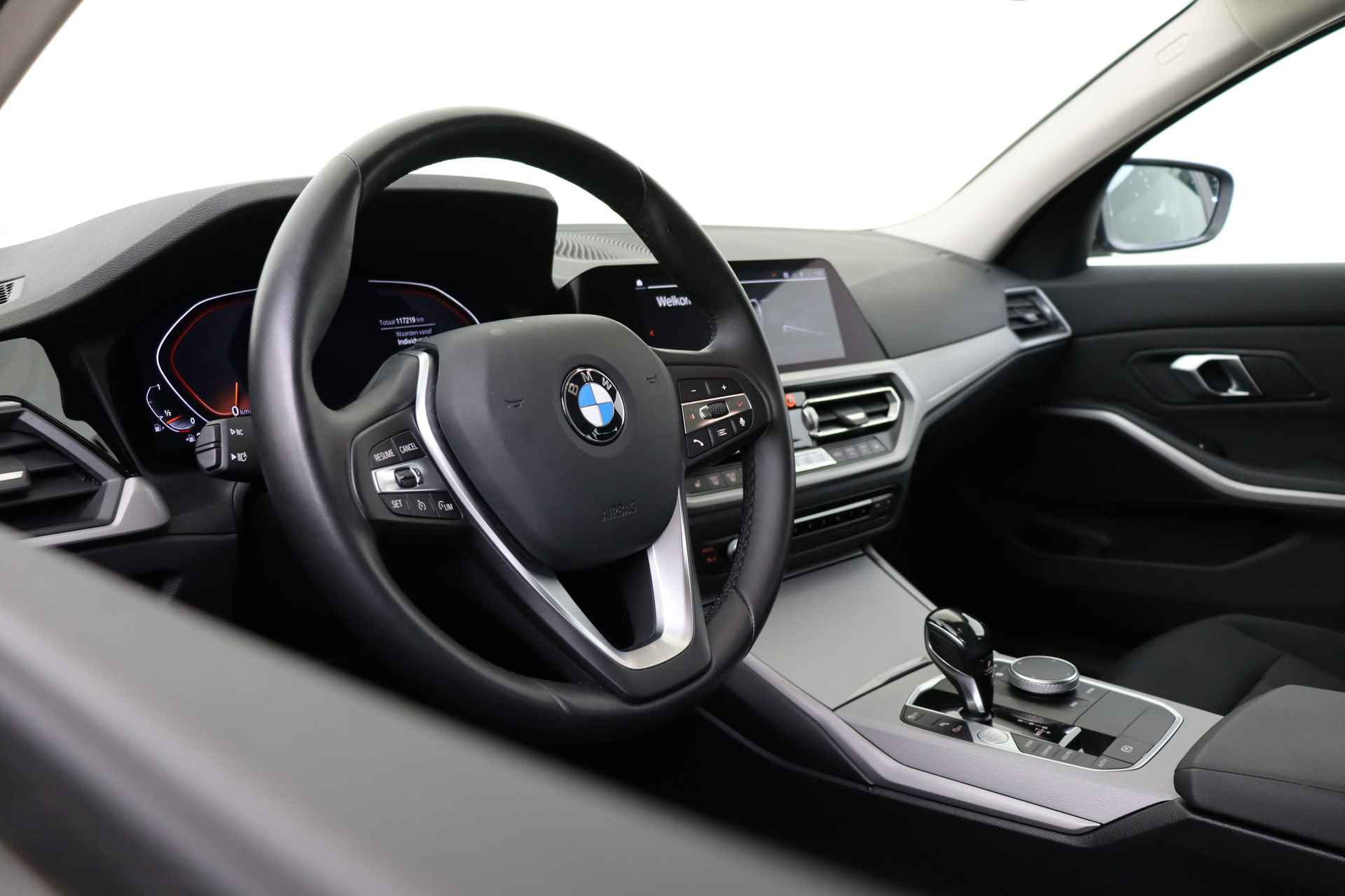 BMW 3 Serie Touring 320i High Executive Automaat / LED / Live Cockpit Professional / Cruise control / PDC / Stoelverwarming - 4/70