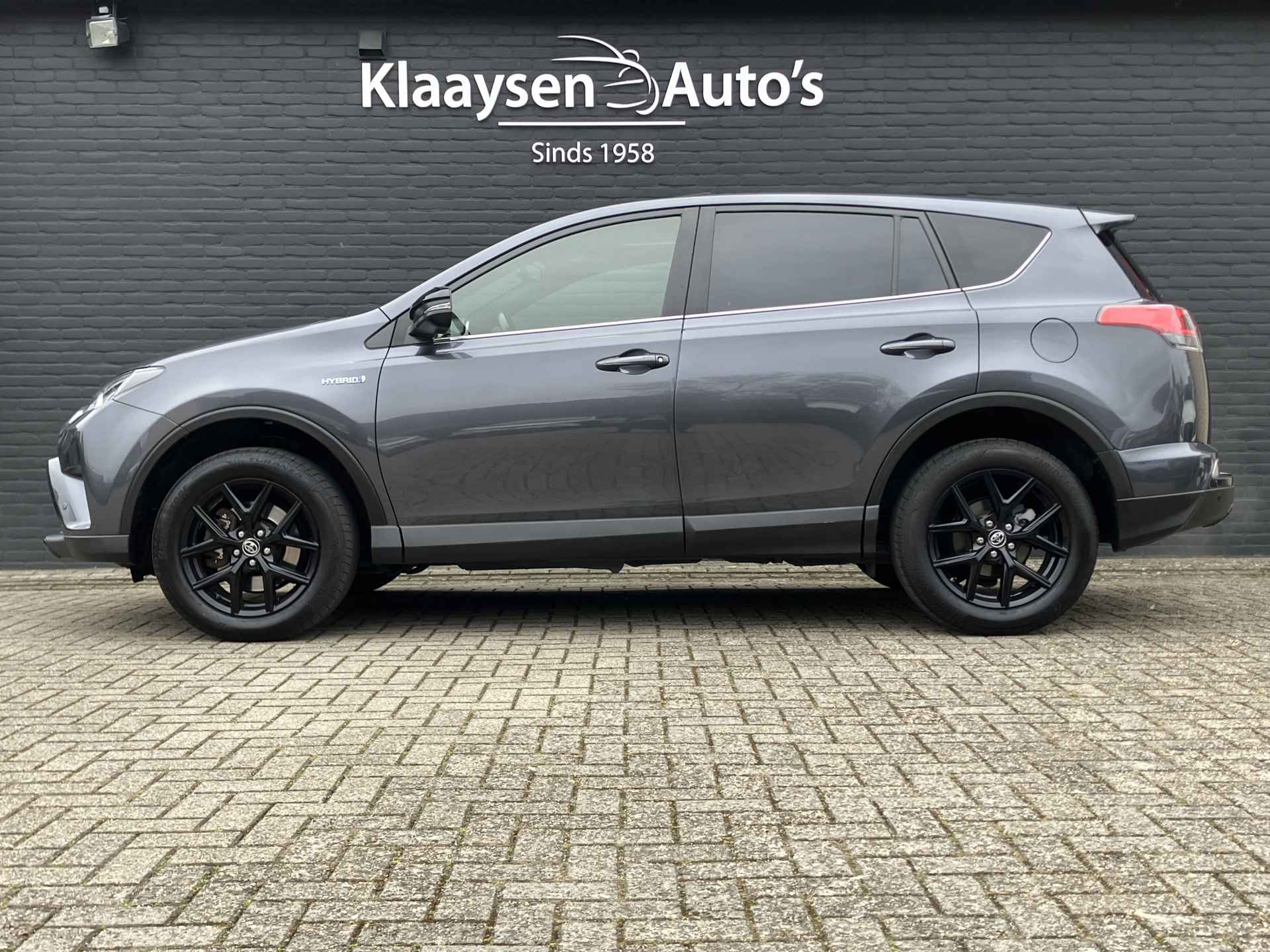 Toyota RAV4 2.5 Hybrid 198 pk AWD Executive Black Edition AUT. | 1e eigenaar | dealer onderh. | navigatie | leder interieur | camera - 8/40