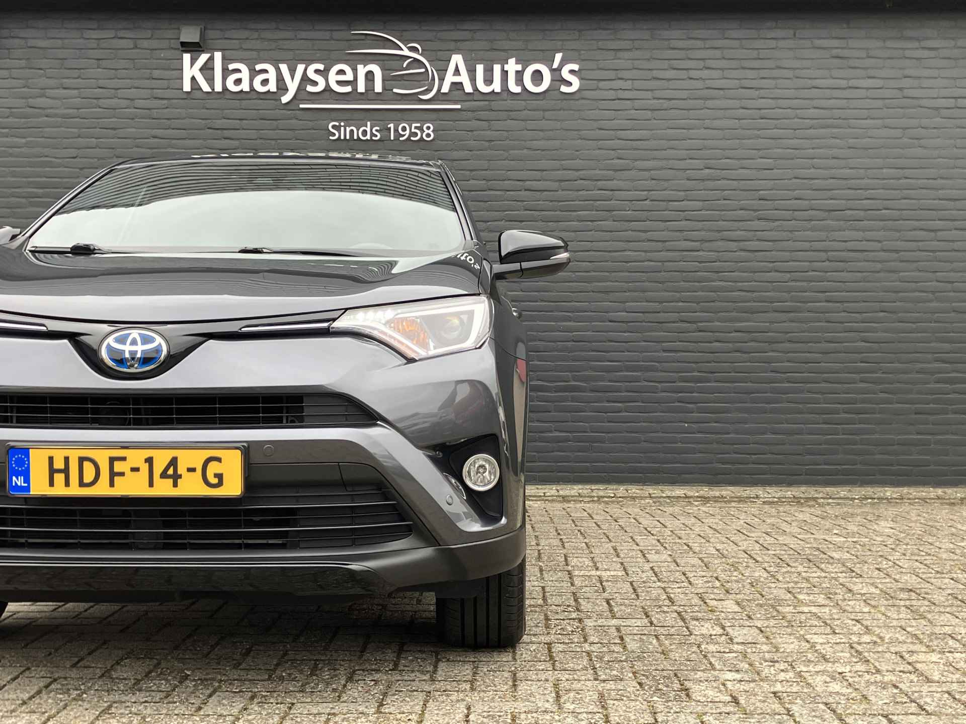 Toyota RAV4 2.5 Hybrid 198 pk AWD Executive Black Edition AUT. | 1e eigenaar | dealer onderh. | navigatie | leder interieur | camera - 9/40