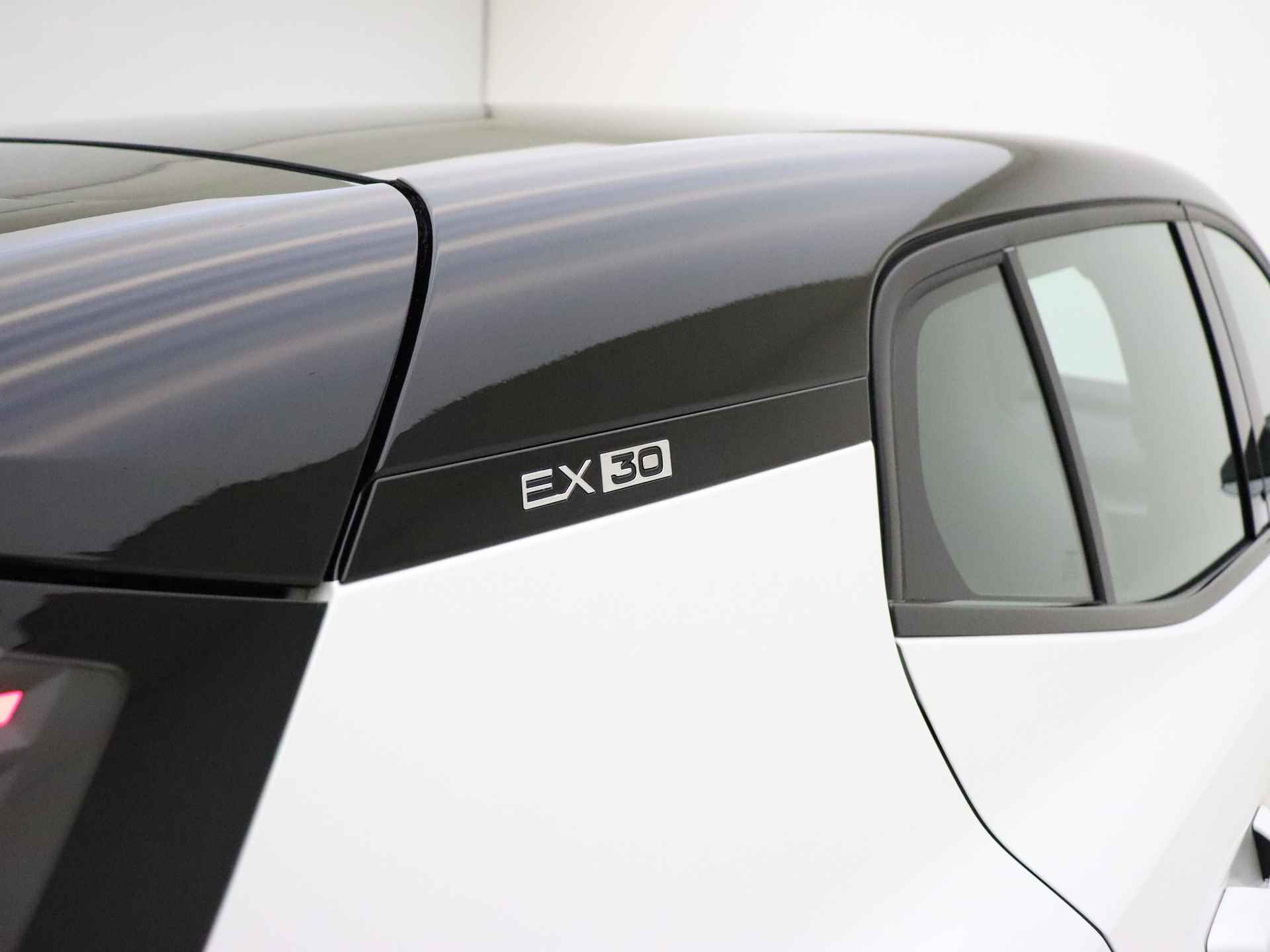 Volvo EX30 Extended Range Ultra 69 kWh / NIEUW / DIRECT LEVERBAAR / Fiscale waarde € 49.305,- - 17/39