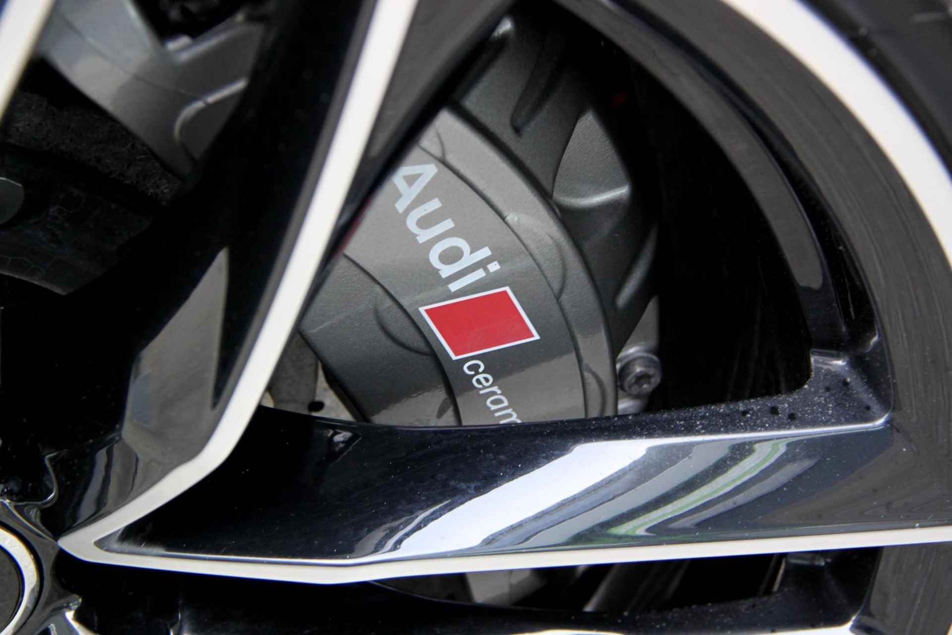 Audi RS6 Avant 4.0 TFSI quattro performance Pro Line Plus / DYNAMIC PLUS / B&O / PANODAK - 22/41