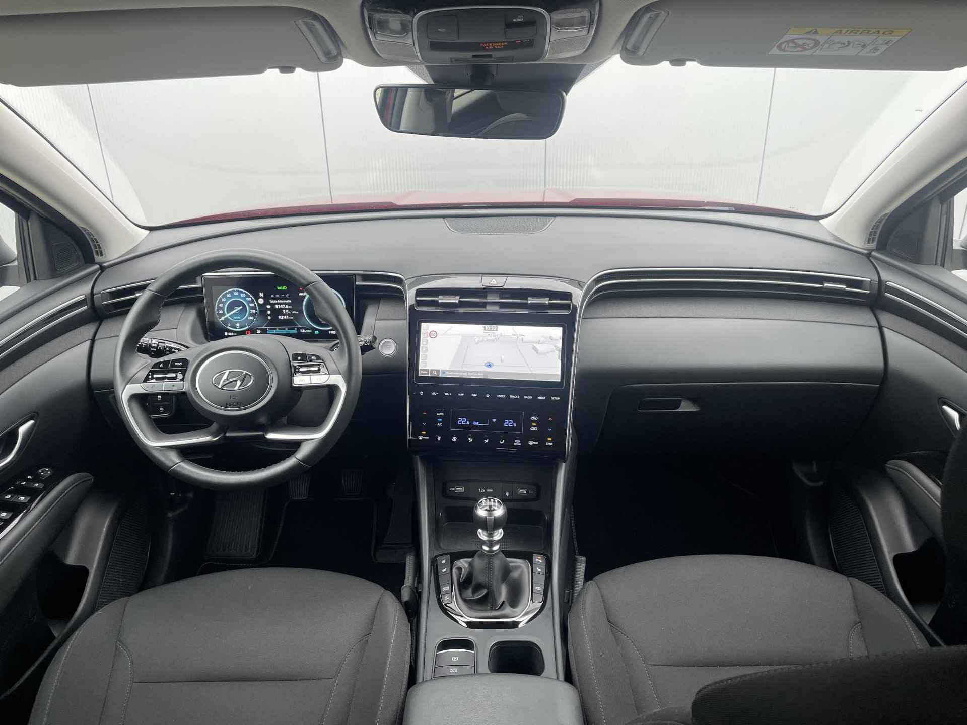 Hyundai Tucson 1.6 T-GDI MHEV Comfort Smart / 1650KG Trekgewicht / Navigatie / Apple Carplay & Android Auto/ Cruise Control / Camera / - 2/39