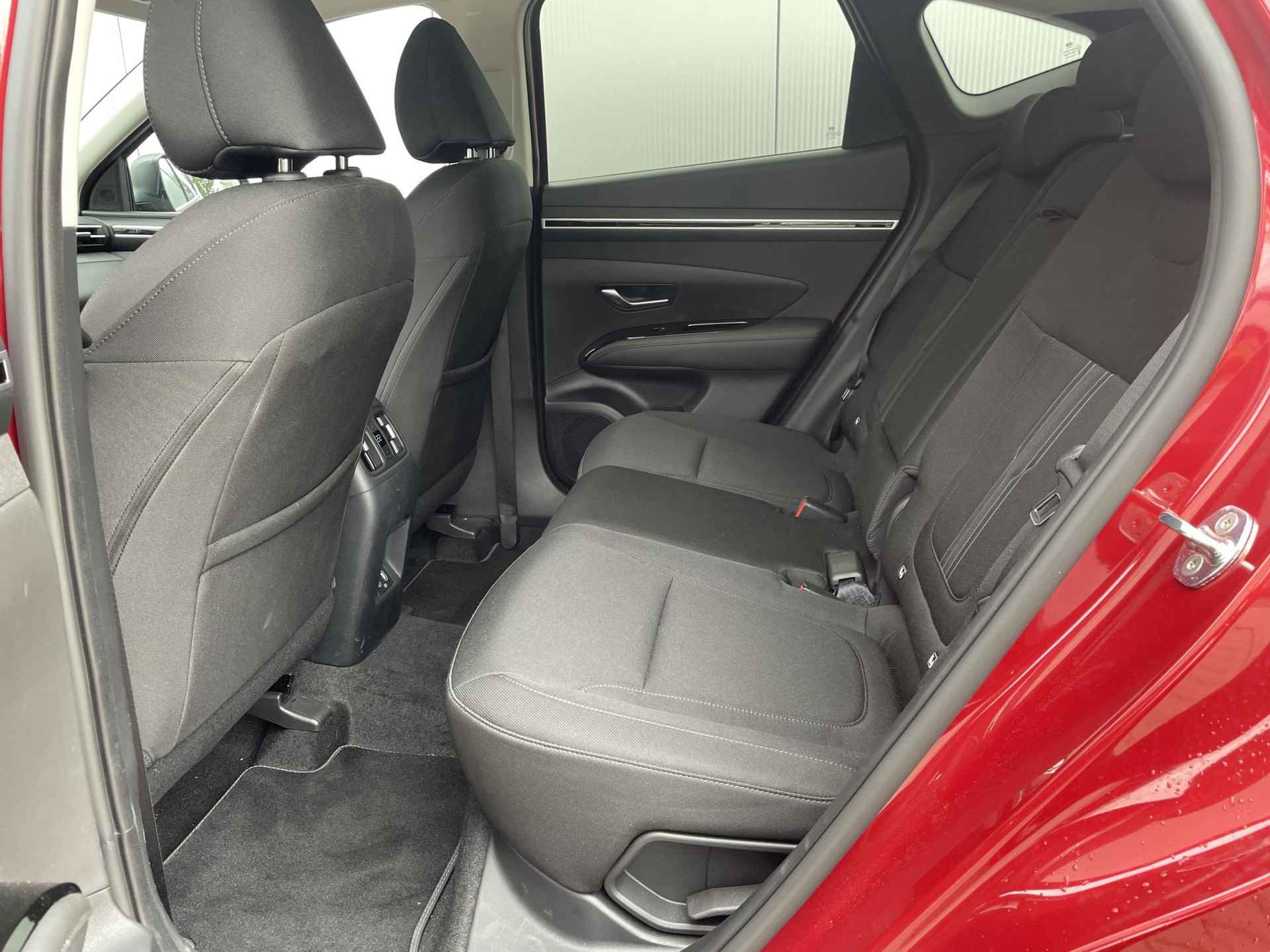 Hyundai Tucson 1.6 T-GDI MHEV Comfort Smart / 1650KG Trekgewicht / Navigatie / Apple Carplay & Android Auto/ Cruise Control / Camera / - 7/39