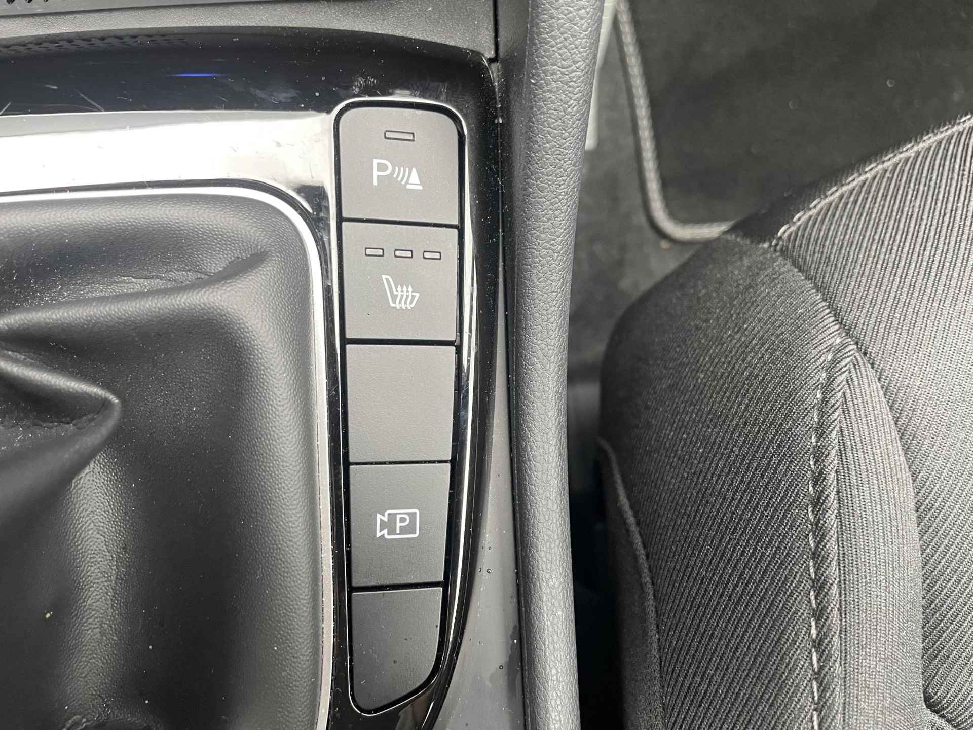 Hyundai Tucson 1.6 T-GDI MHEV Comfort Smart / 1650KG Trekgewicht / Navigatie / Apple Carplay & Android Auto/ Cruise Control / Camera / - 29/39