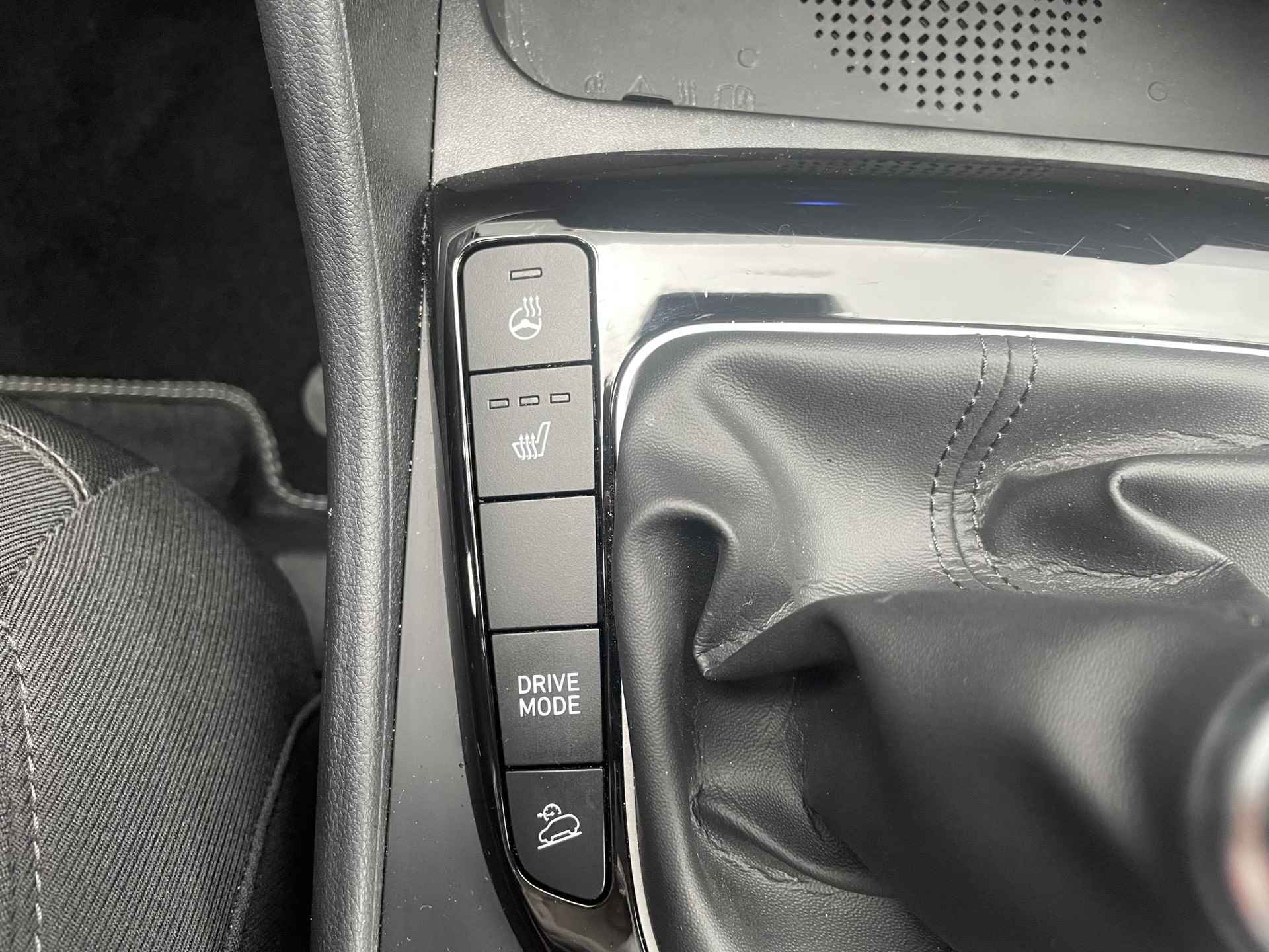 Hyundai Tucson 1.6 T-GDI MHEV Comfort Smart / 1650KG Trekgewicht / Navigatie / Apple Carplay & Android Auto/ Cruise Control / Camera / - 30/39