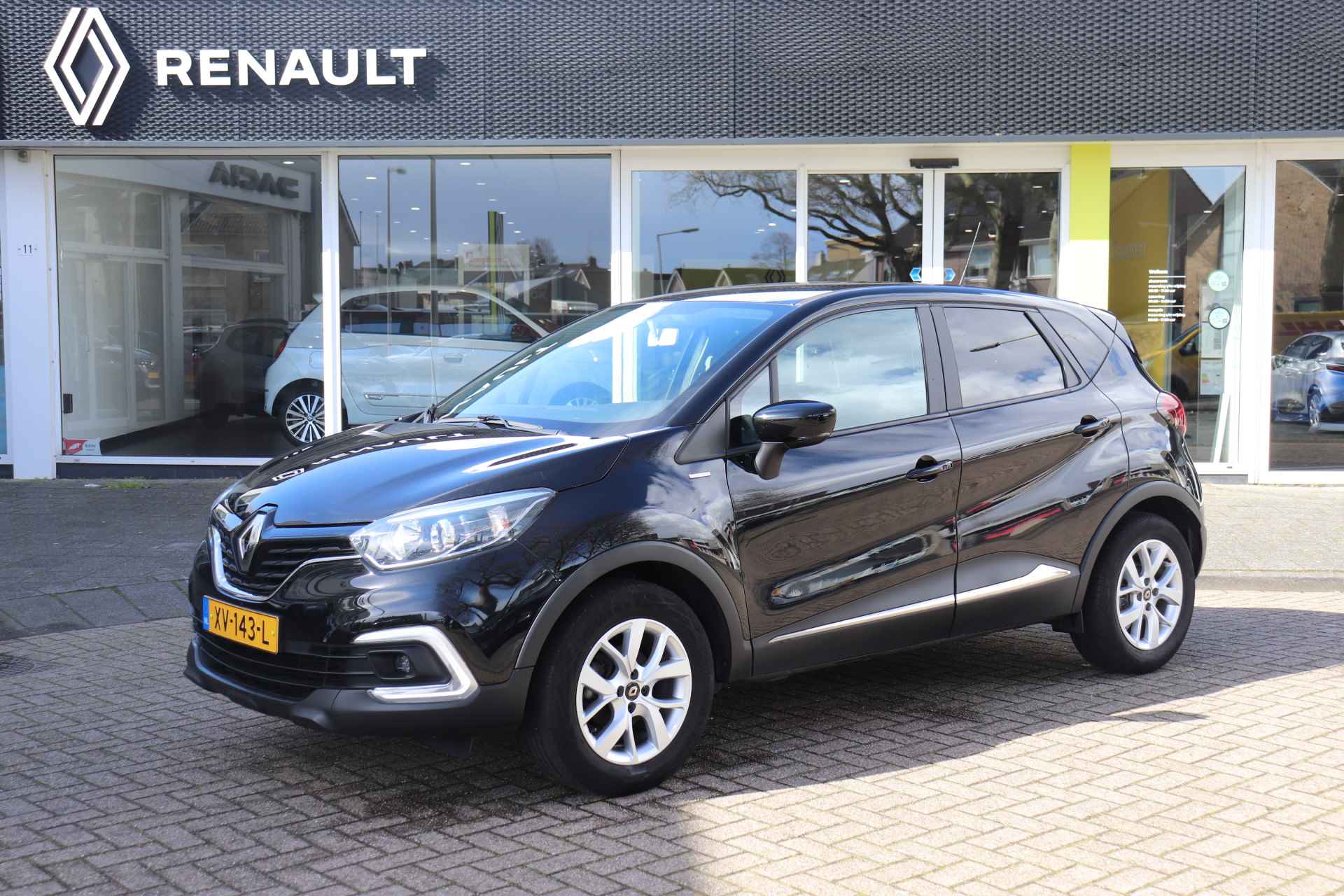 Renault Captur 0.9 TCe Limited - 1/34