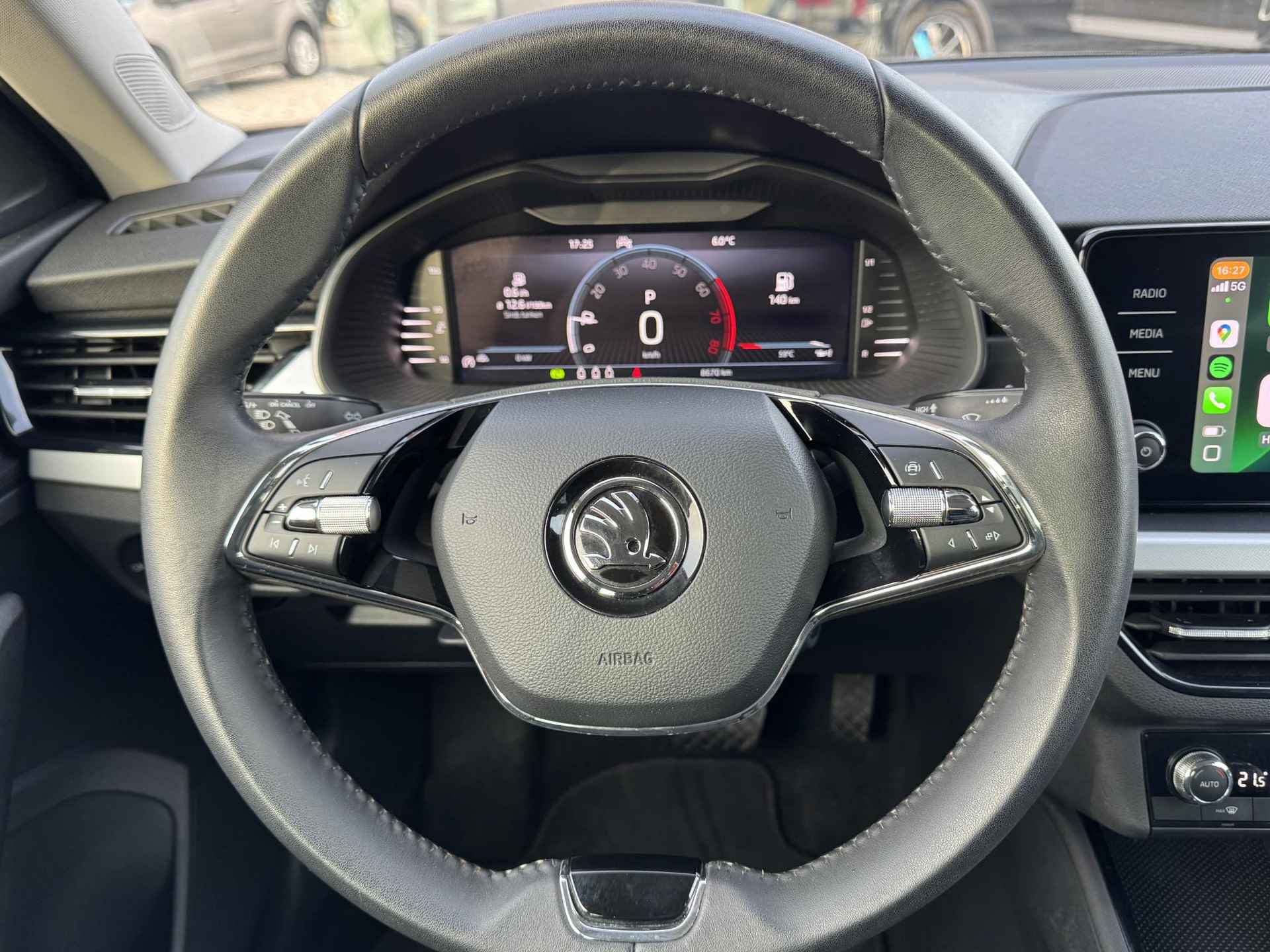 Skoda Kamiq 1.0 TSI Ambition 110pk automaat | ECC | Camera | Virtual Cockpit | App-Navi | 16LM - 10/40