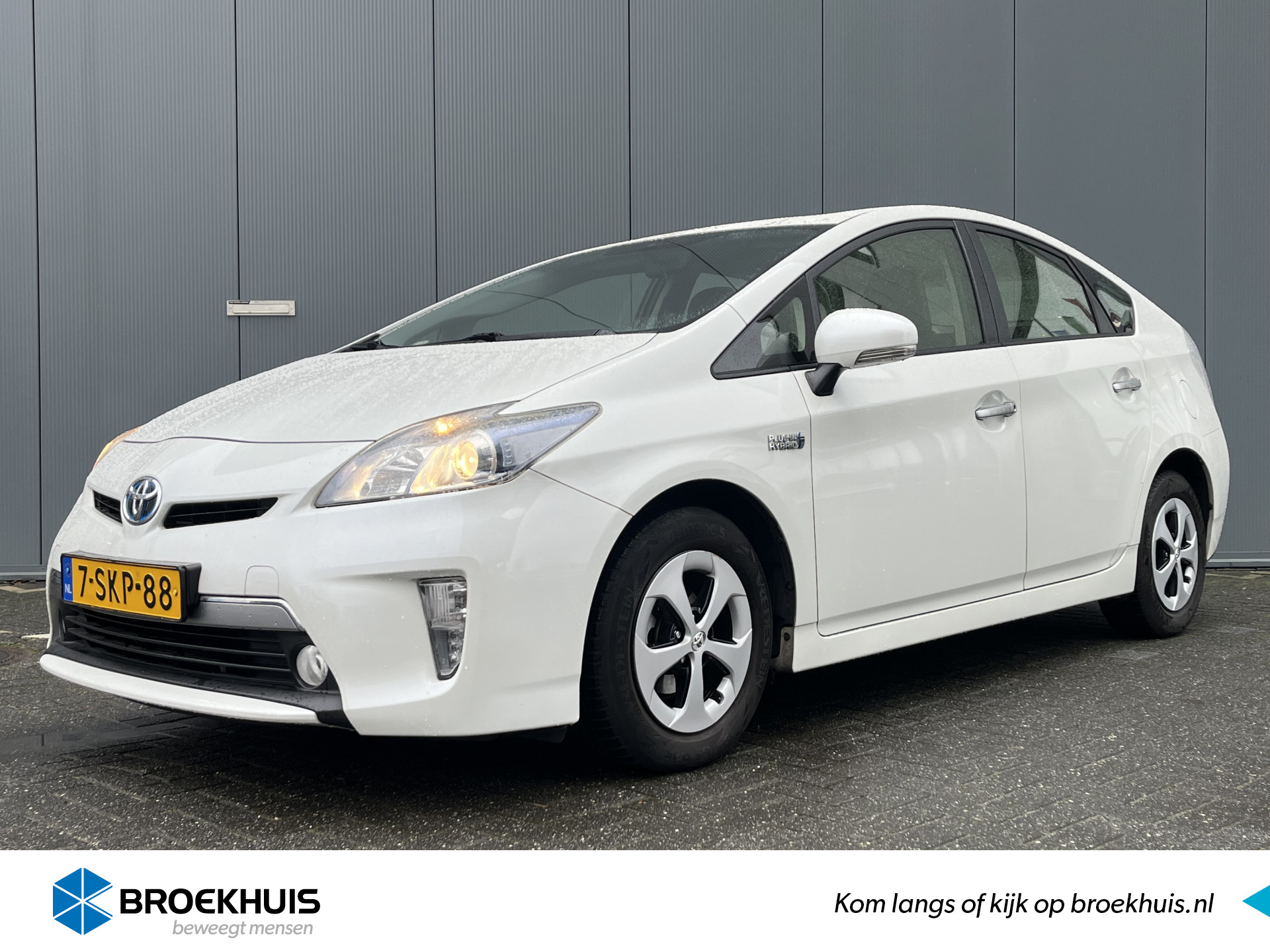 Toyota Prius 1.8 136pk Plug-in Aspiration | Camera | Head-up Display | Climate controle | Stoelverwarming | Keyless entry | Bluetooth