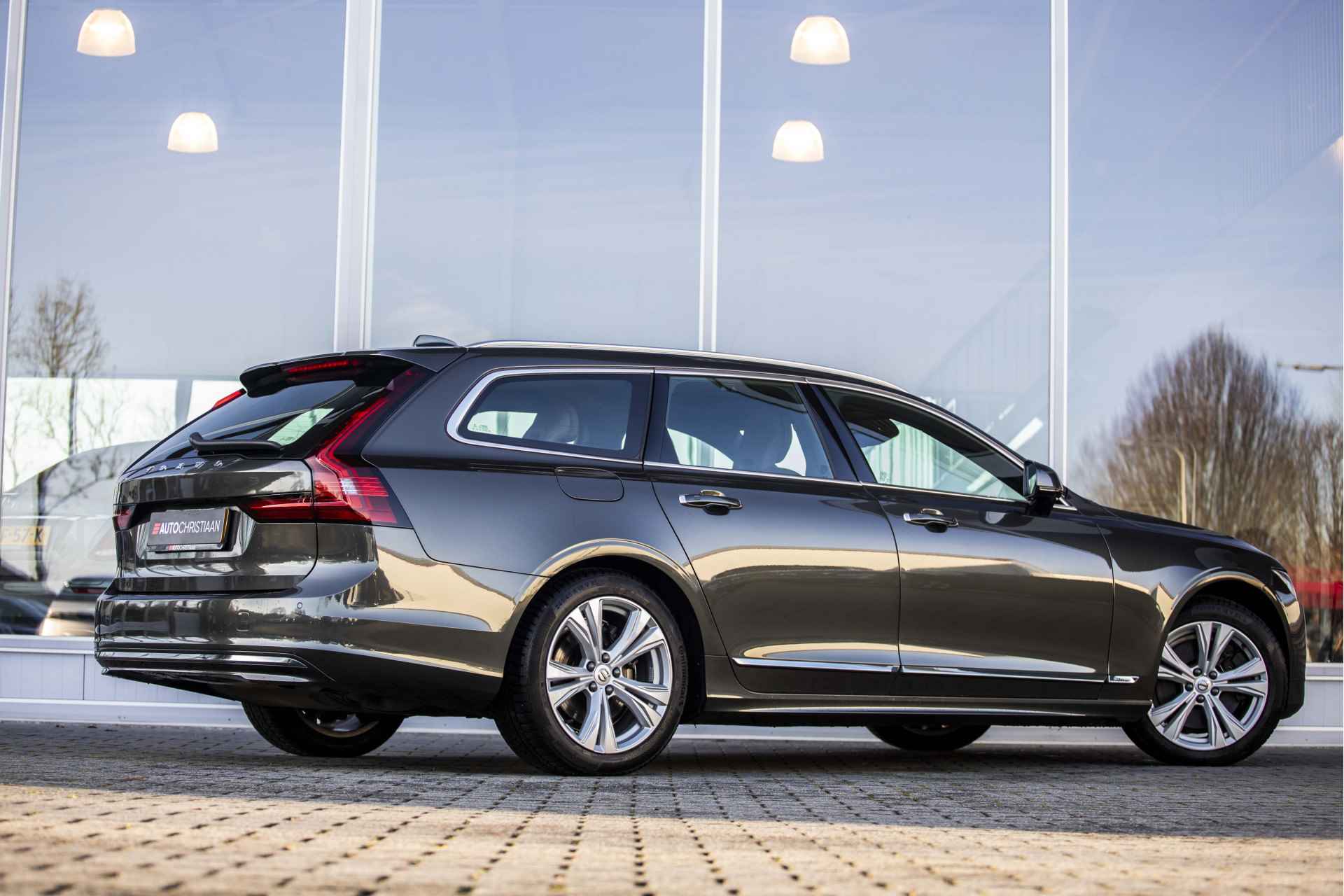 Volvo V90 2.0 T8 AWD Inscription | Pano | Head-Up | Harman Kardon | Massage - 2/41