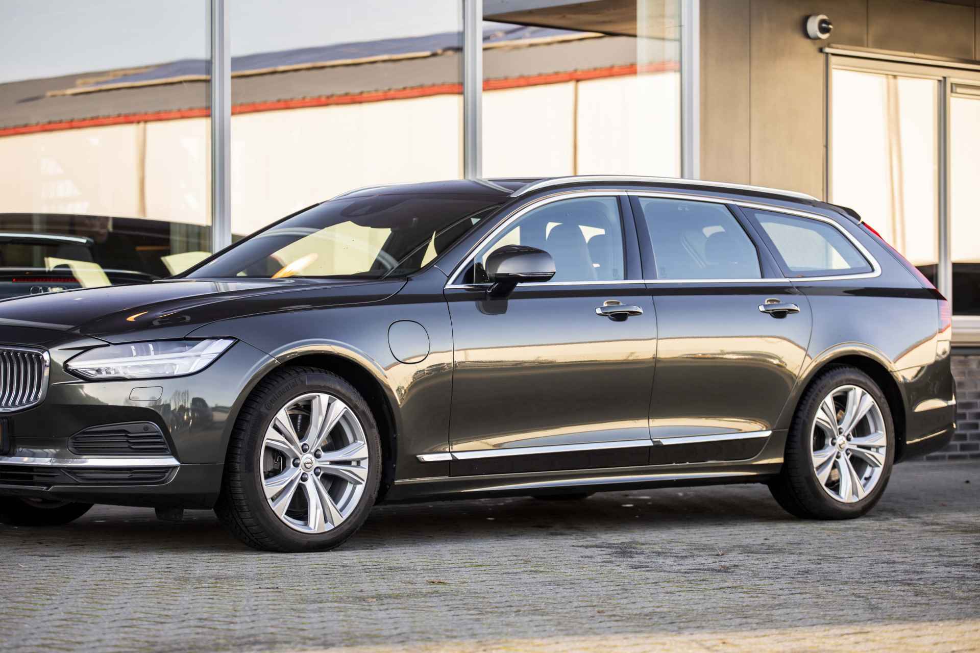 Volvo V90 2.0 T8 AWD Inscription | Pano | Head-Up | Harman Kardon | Massage - 17/41