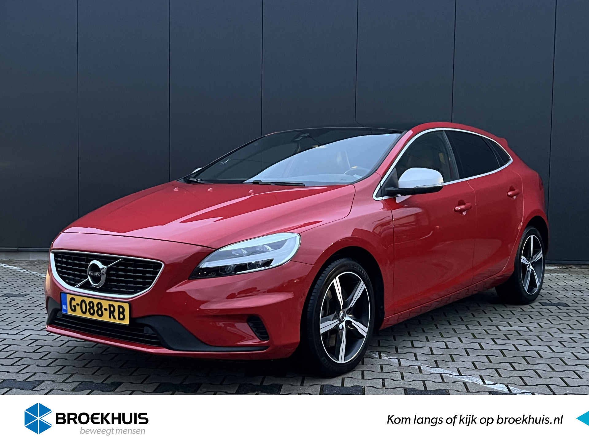 Volvo V40 T3 Polar+ Sport R-Design | Panoramadak | Harman/Kardon | LED | Camera | DAB | Keyless Entry & Start