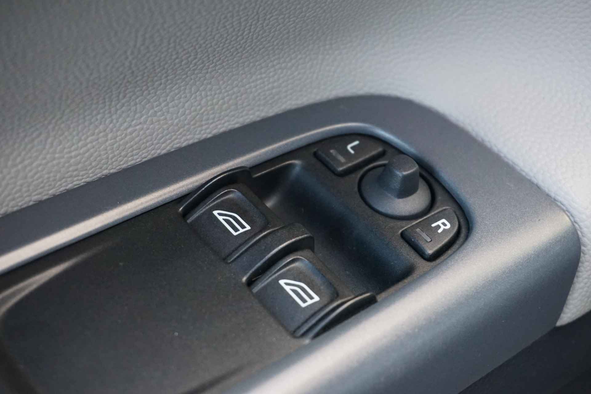 Volvo C30 1.8 Momentum | 17" velgen | Cruise control | climate control | parkeersensoren achter, elektrische buitenspiegels | - 9/19